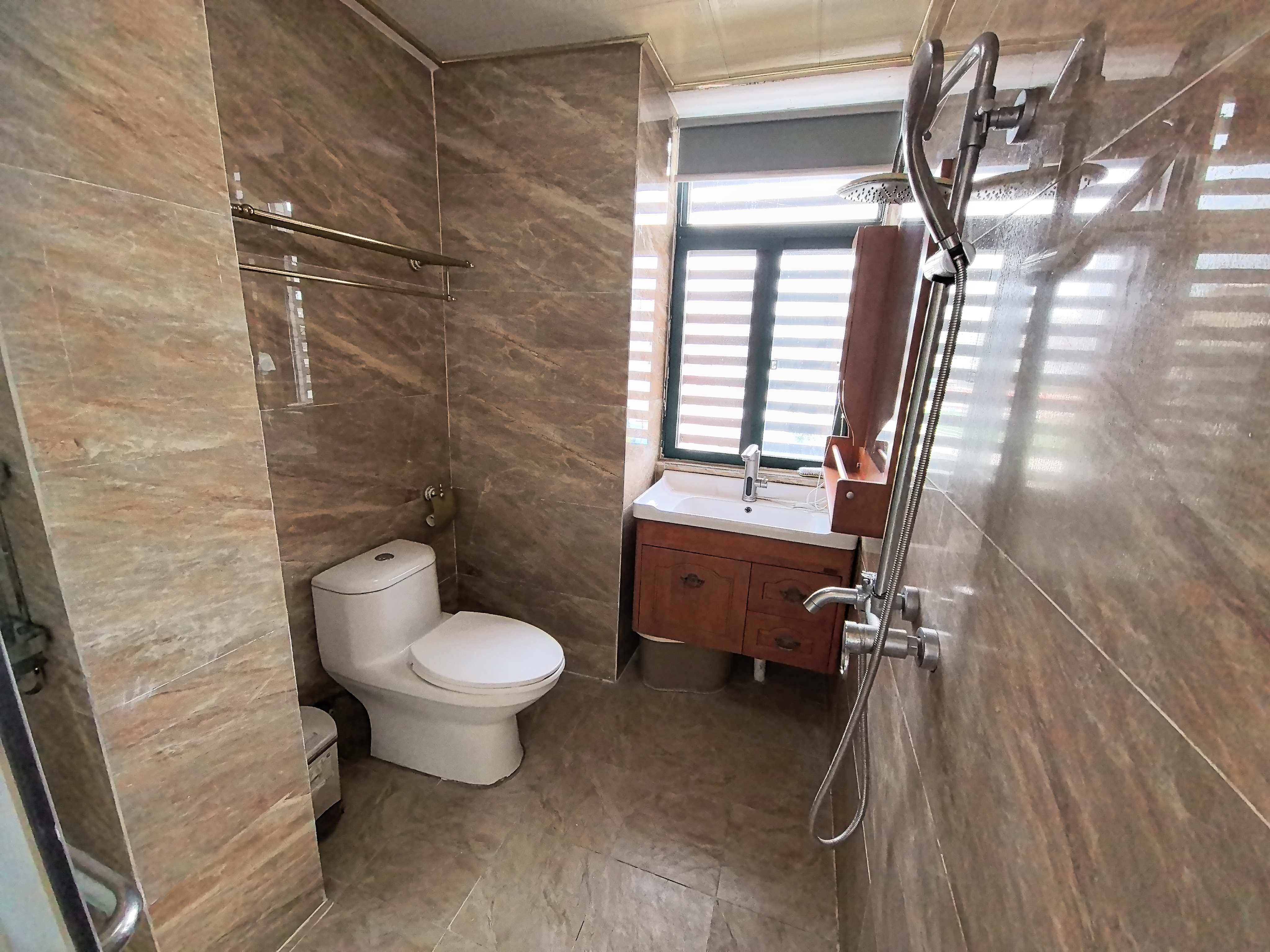 锦江丽都  3室2厅1卫    3000.0元/月室内图