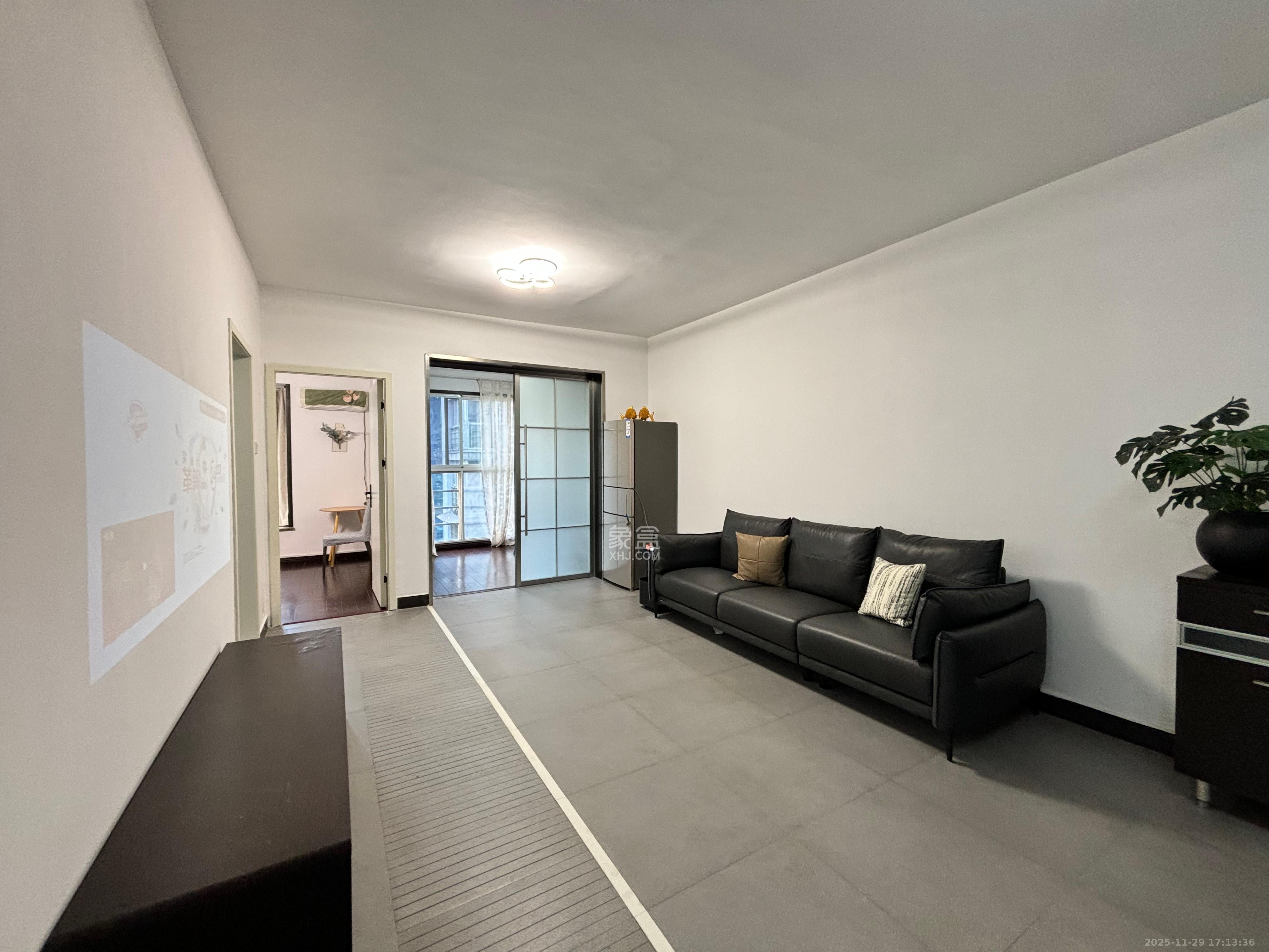 申奥美域  3室2厅1卫    2200.0元/月