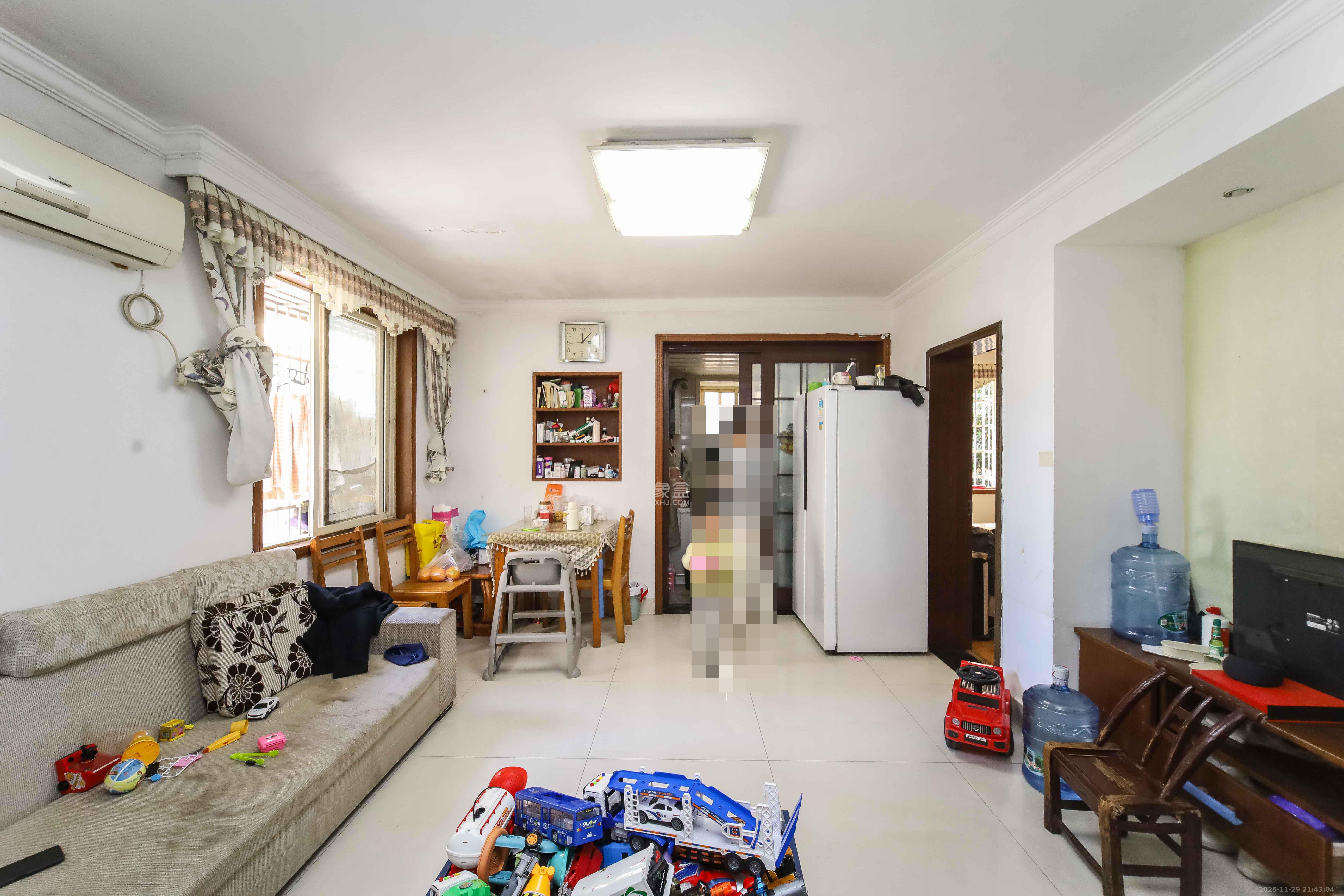 德政园  2室2厅1卫    53.0万客厅