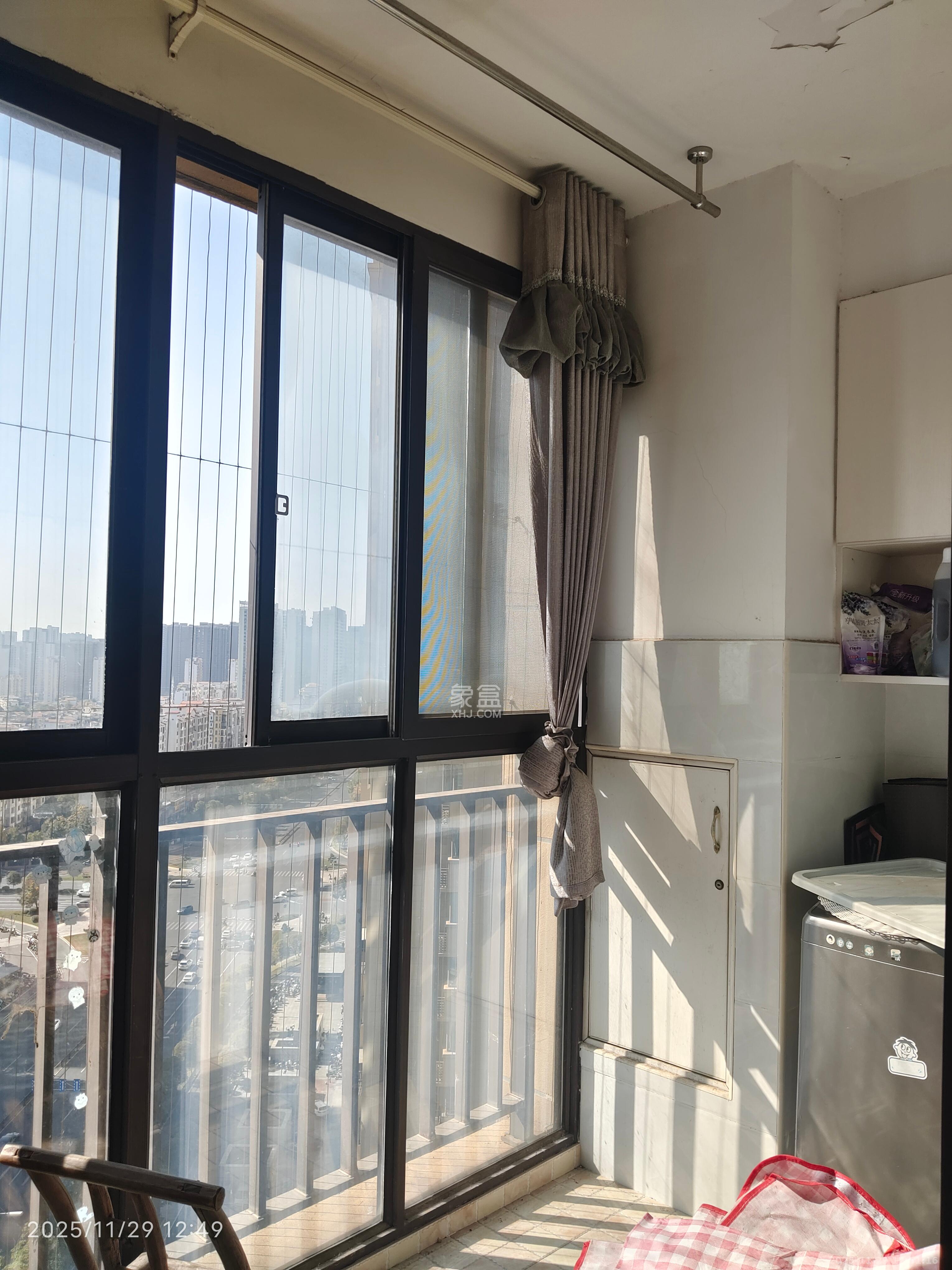 华润置地广场一期 3室2厅1卫 2000.0元/月 华润置地广场一期 3室2厅1卫 2000.0元/月室内图