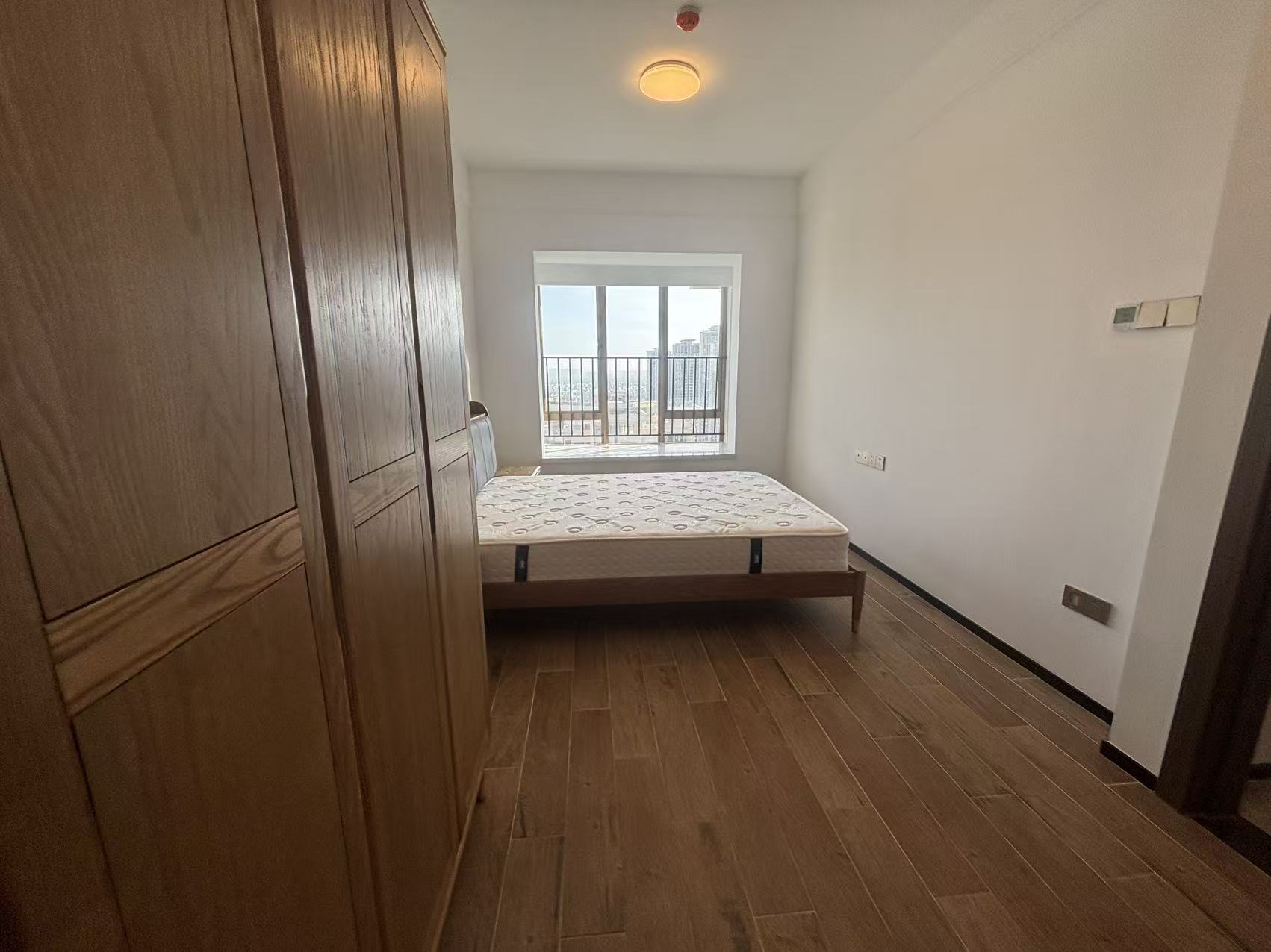 阳光金典（颐养公社阳光城二期）  3室2厅2卫    2800.0元/月