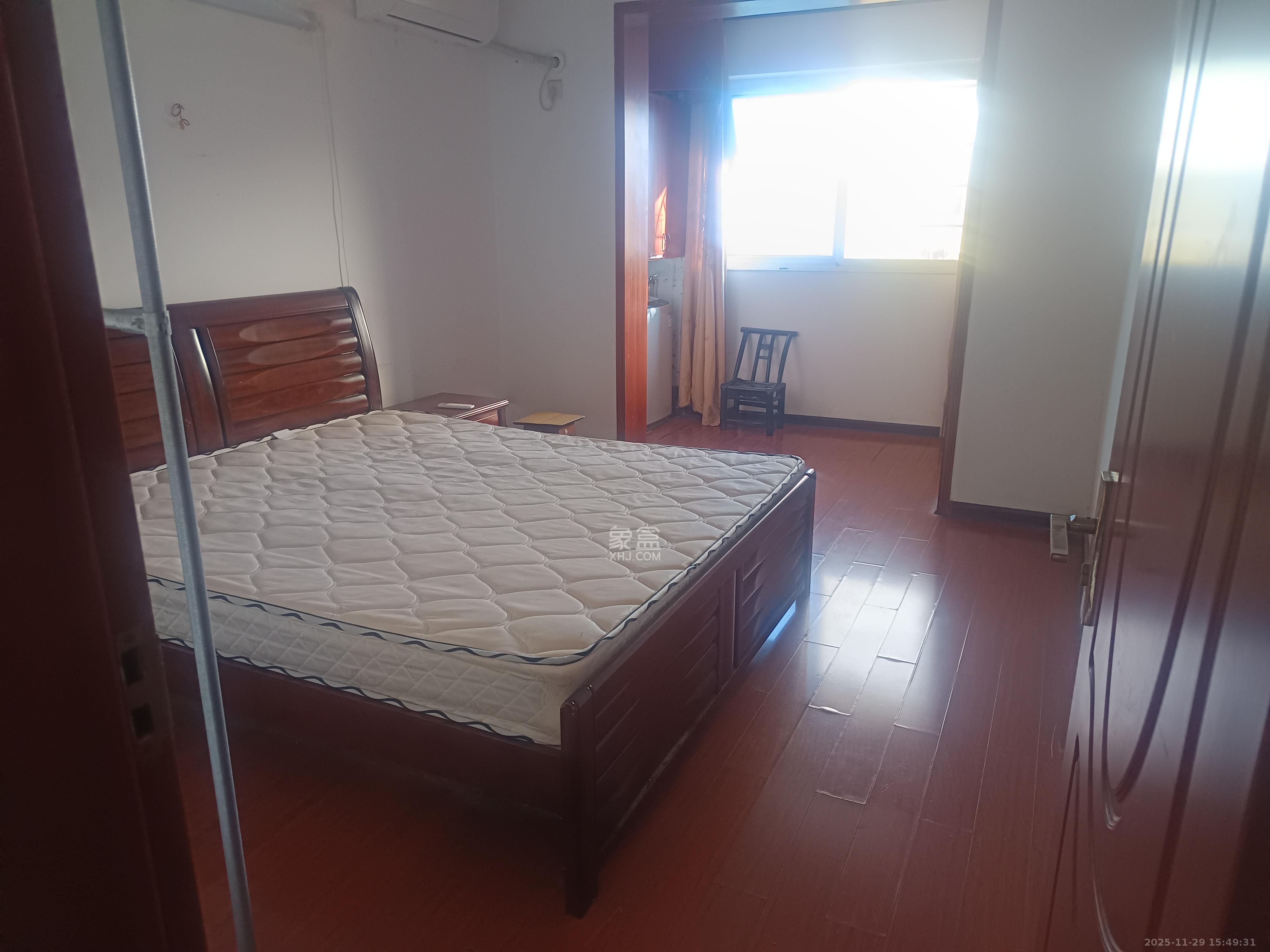 岳银小区（一二三五村）  2室2厅1卫    2000.0元/月室内图