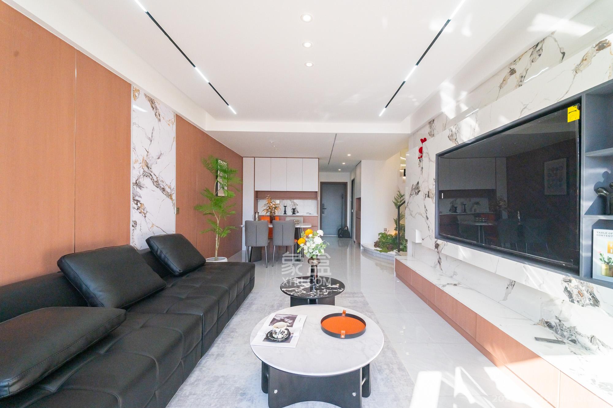 星湖湾一期高层  3室2厅2卫    91.0万客厅