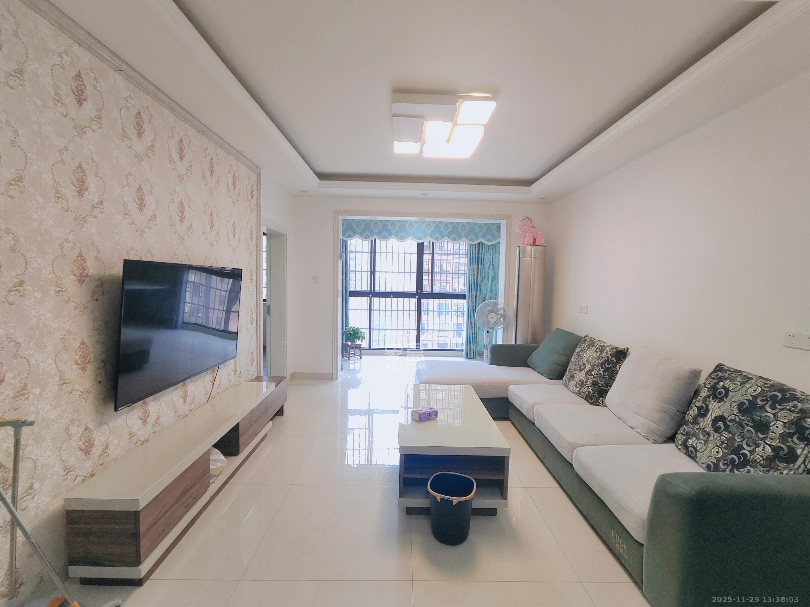 康桥长郡  3室2厅1卫    2000.0元/月