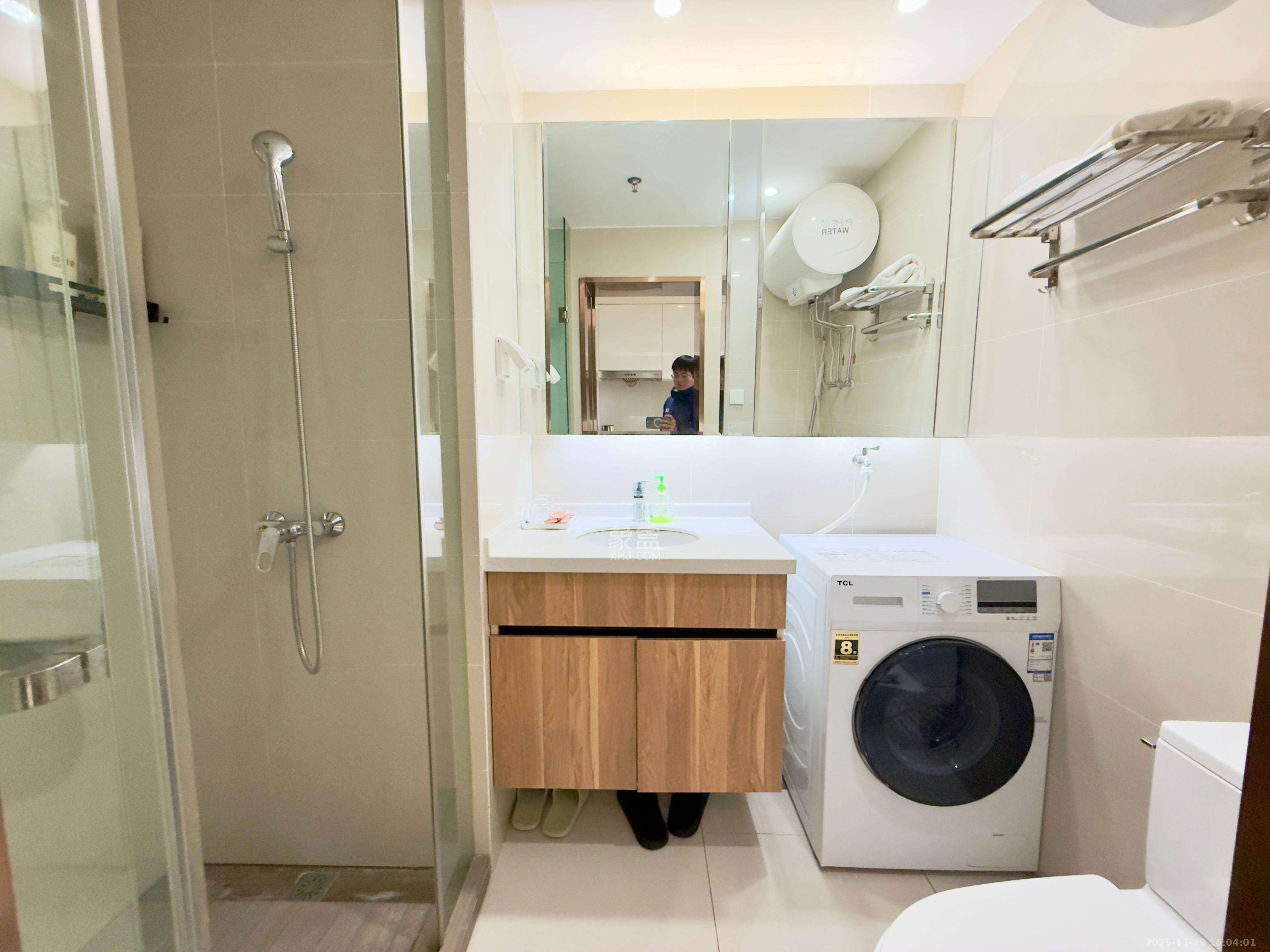 远洋外滩壹号  1室1厅1卫    1800.0元/月