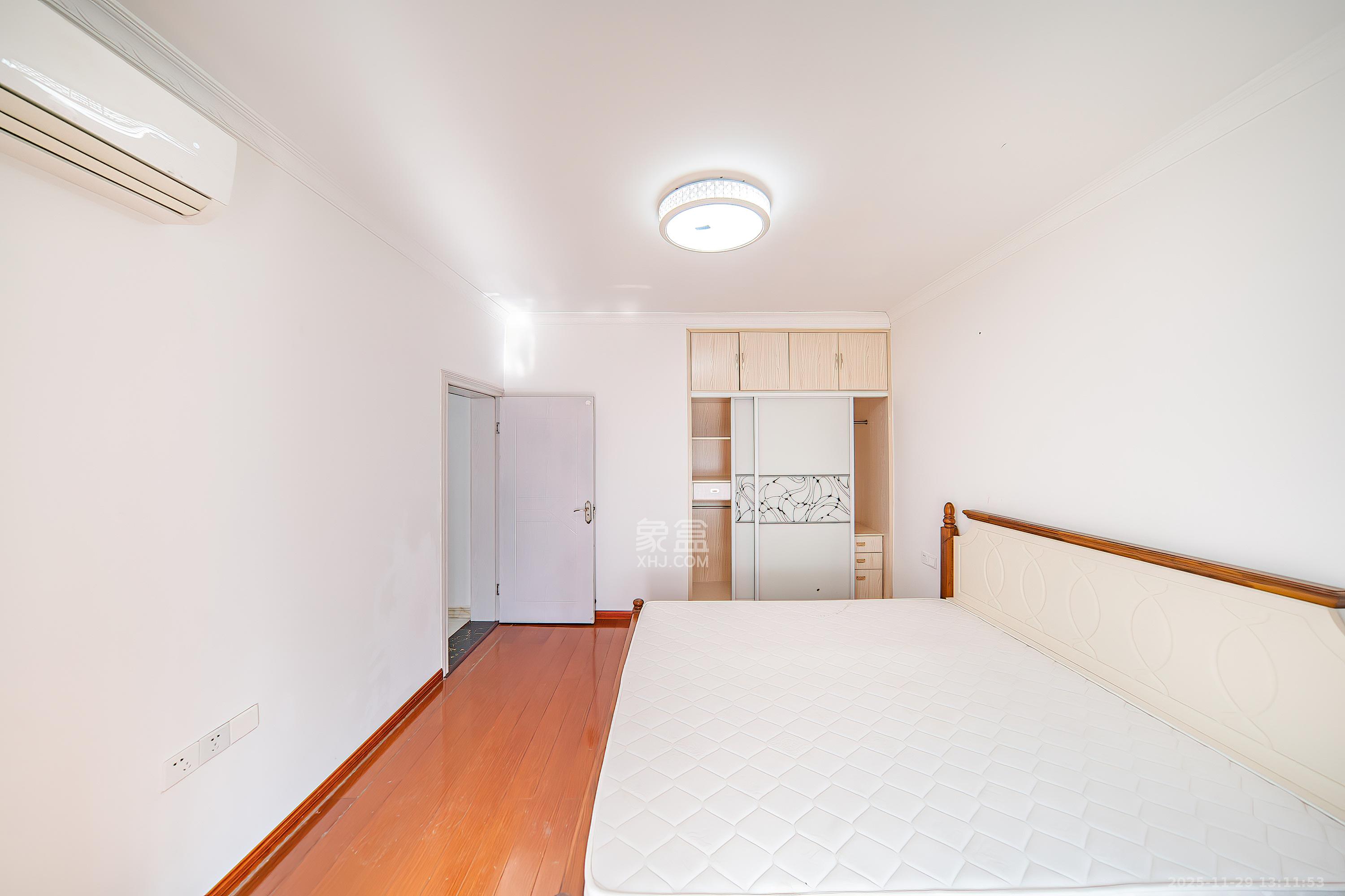 四方水岸(世方水岸)  1室2厅1卫    69.8万卧室