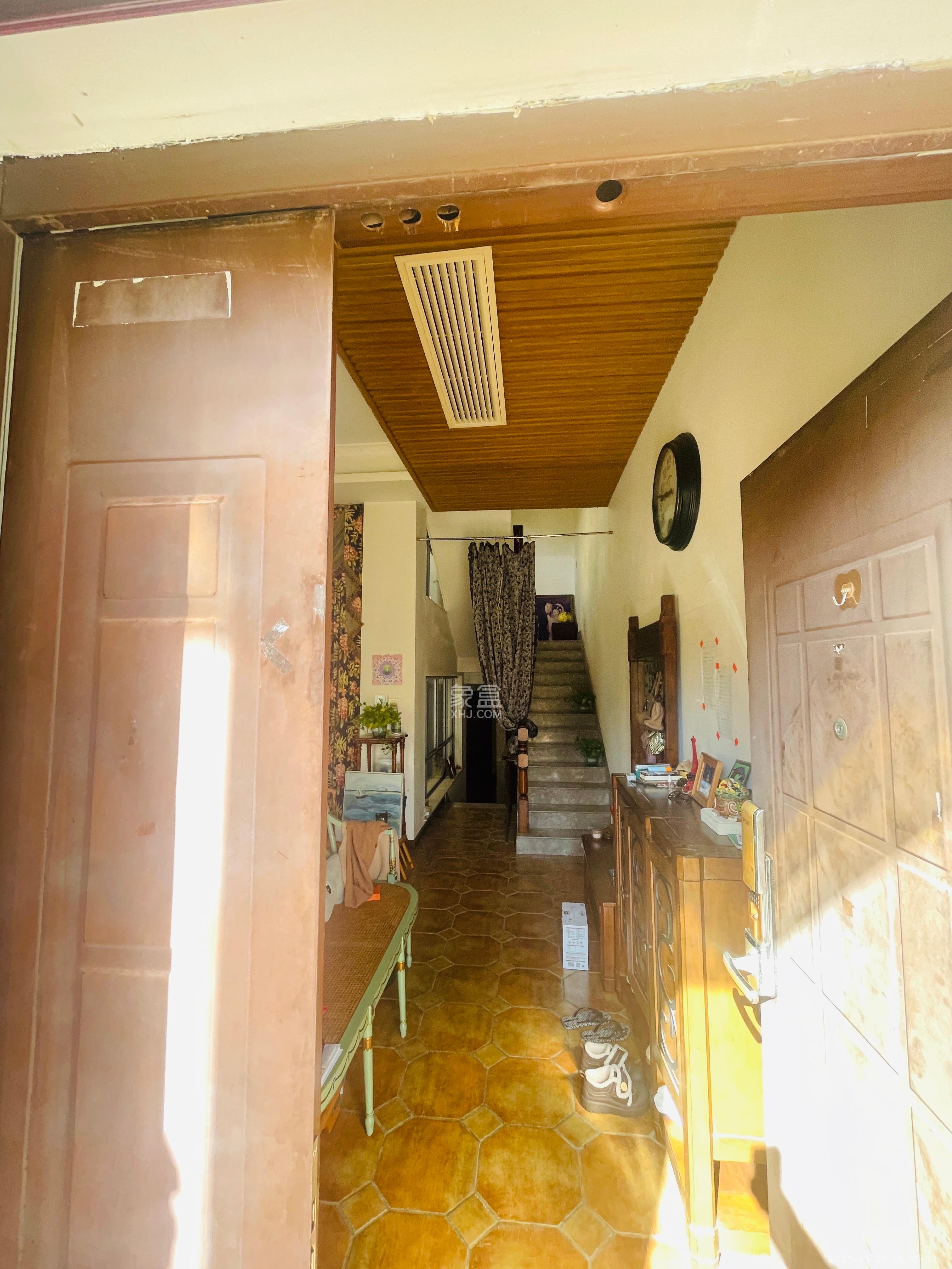 南山苏迪亚诺  5室2厅3卫    8800.0元/月