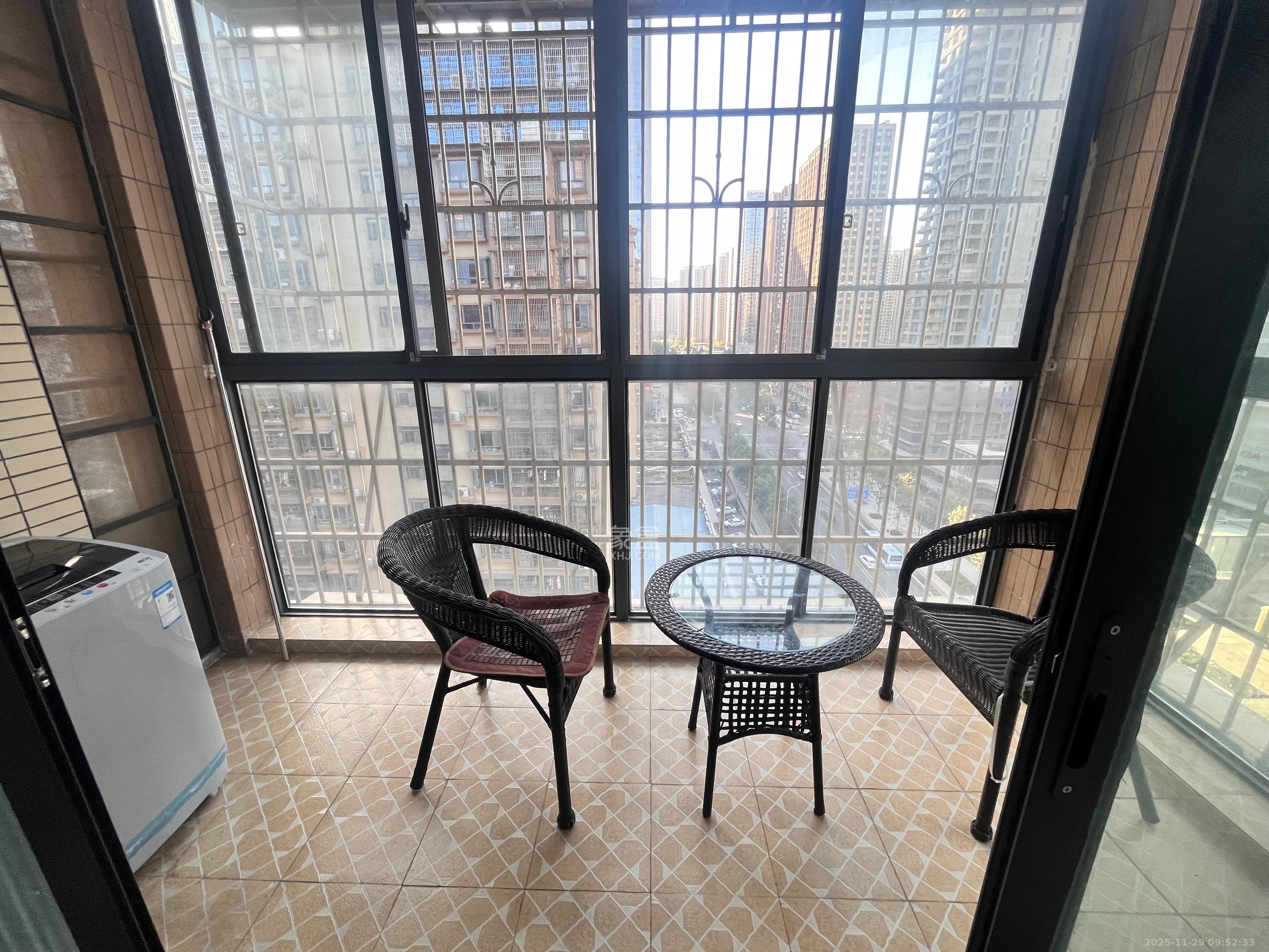 茶山馨苑 2室2厅1卫 2100.0元/月 茶山馨苑 2室2厅1卫 2100.0元/月室内图