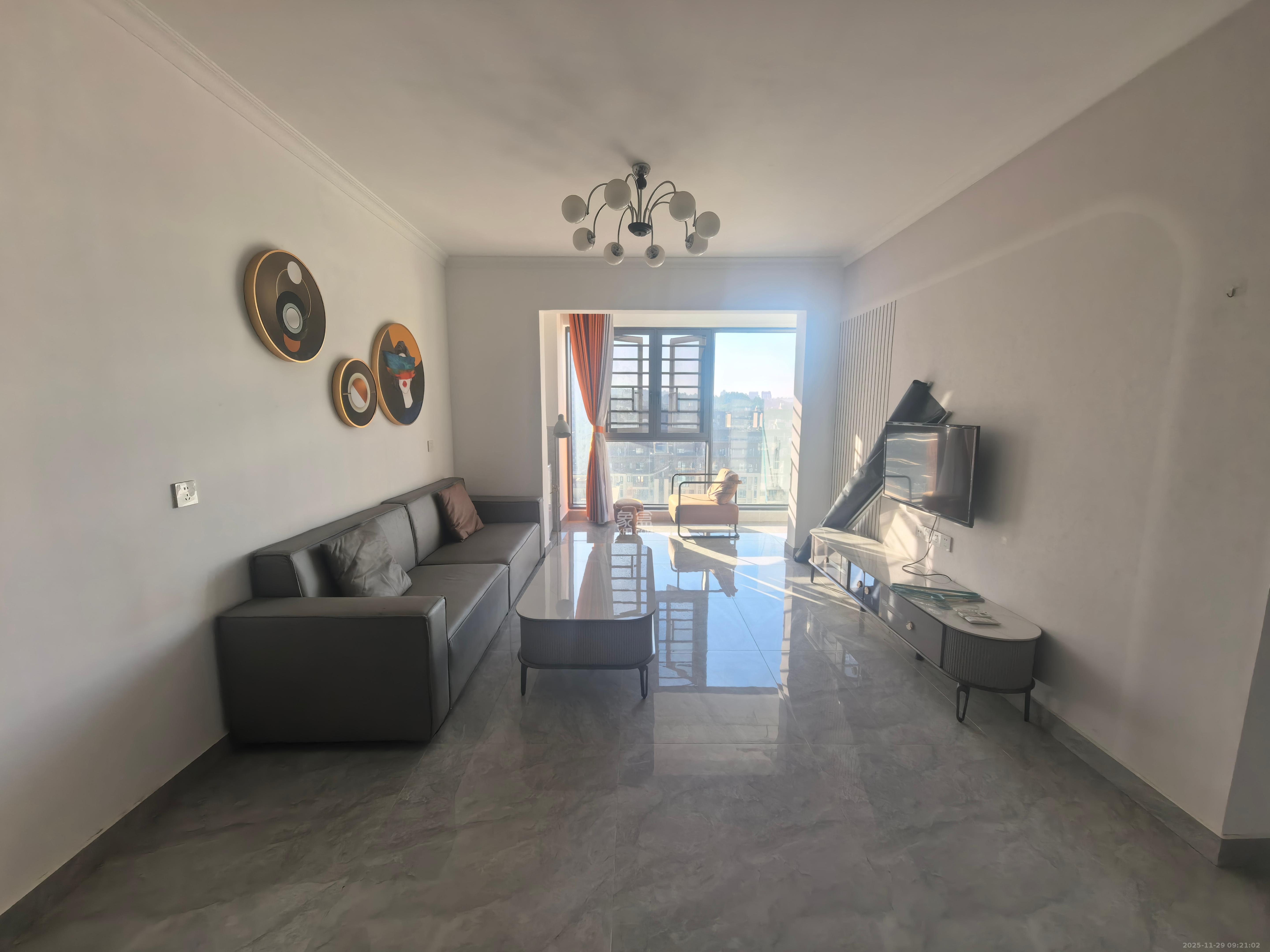 远洋红星天铂一期  3室2厅2卫    2700.0元/月