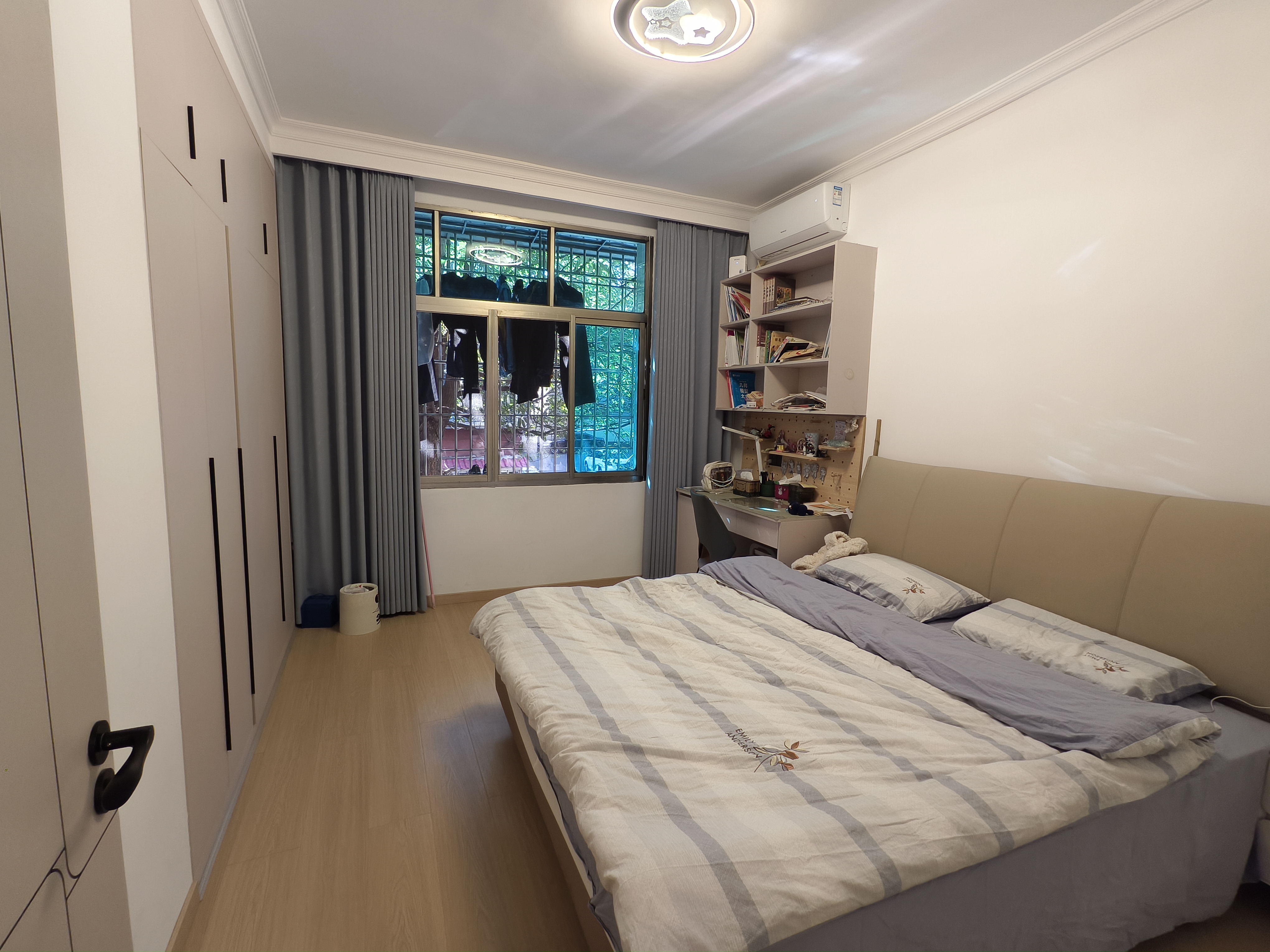 娄底市供销大院家属楼 3室2厅2卫 63.8万 娄底市供销大院家属楼 3室2厅2卫 63.8万客厅