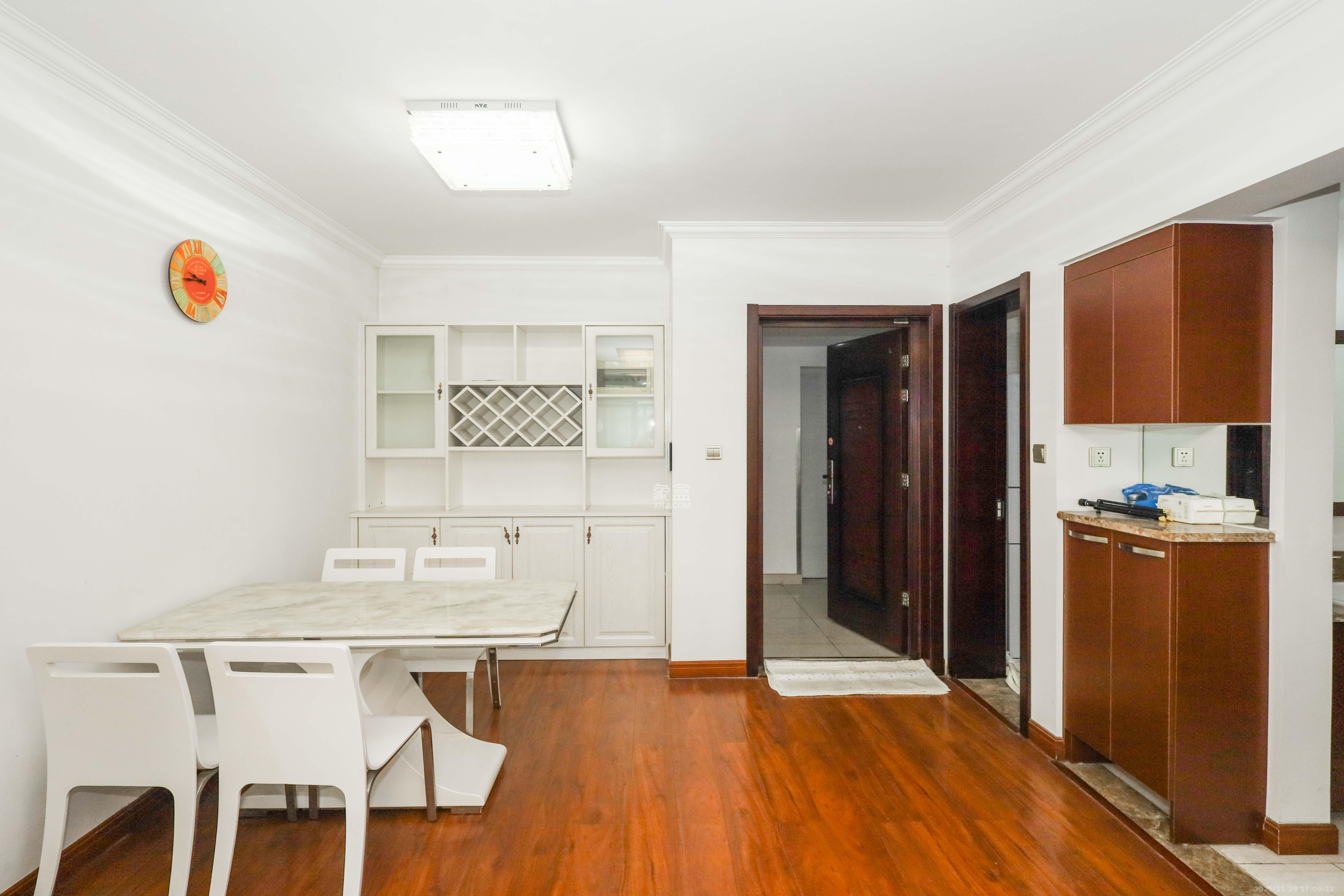 好莱城(弘德西街) 2室2厅1卫 65.8万 好莱城(弘德西街) 2室2厅1卫 65.8万客厅