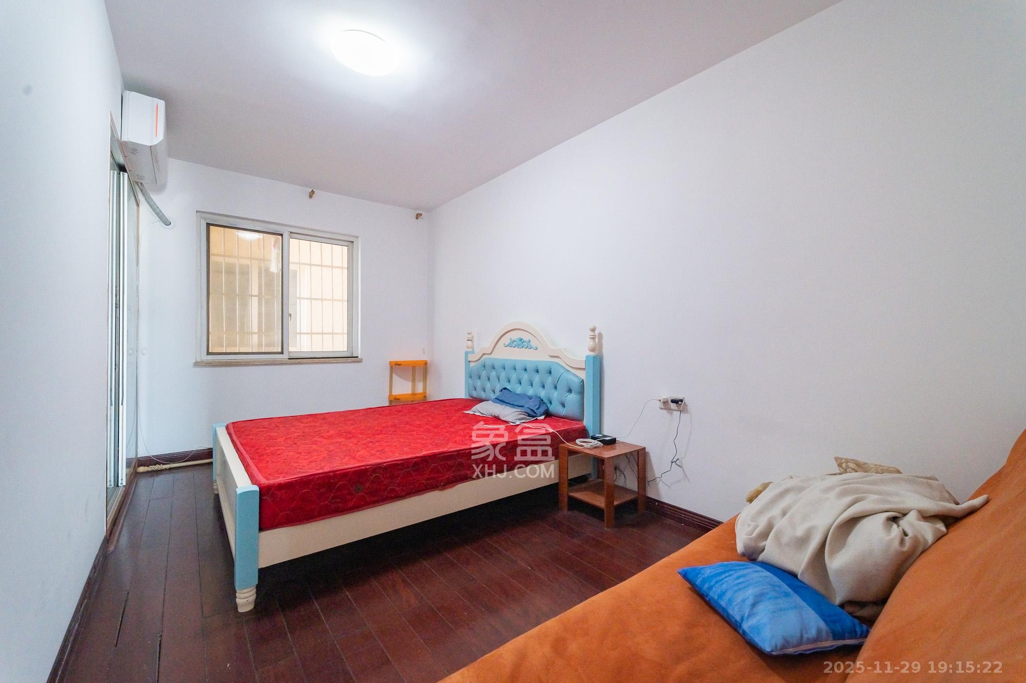 开源鑫阁 4室2厅2卫 70.0万 开源鑫阁 4室2厅2卫 70.0万卧室