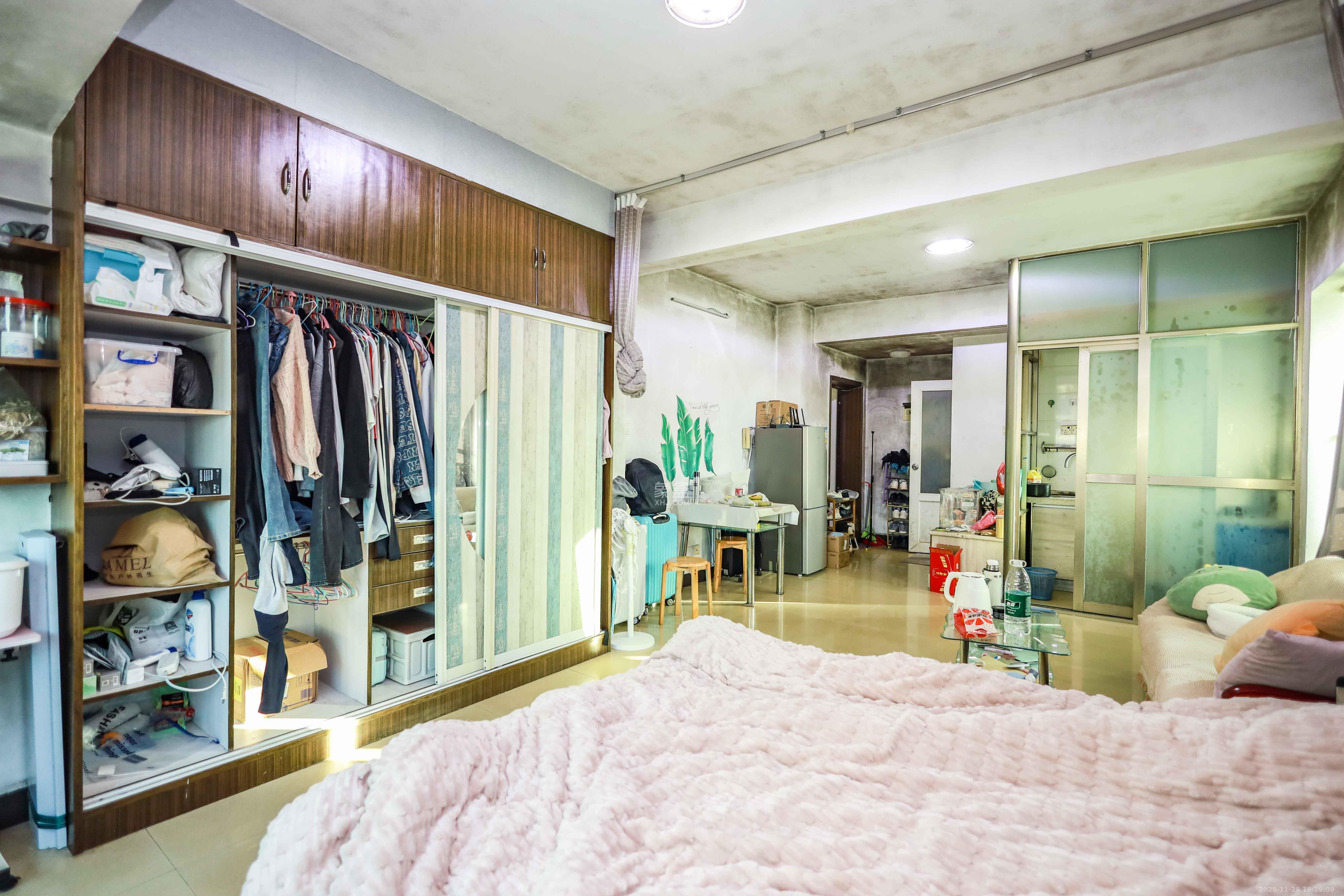 咸嘉新村嘉和苑 1室1厅1卫 52.0万 咸嘉新村嘉和苑 1室1厅1卫 52.0万卧室