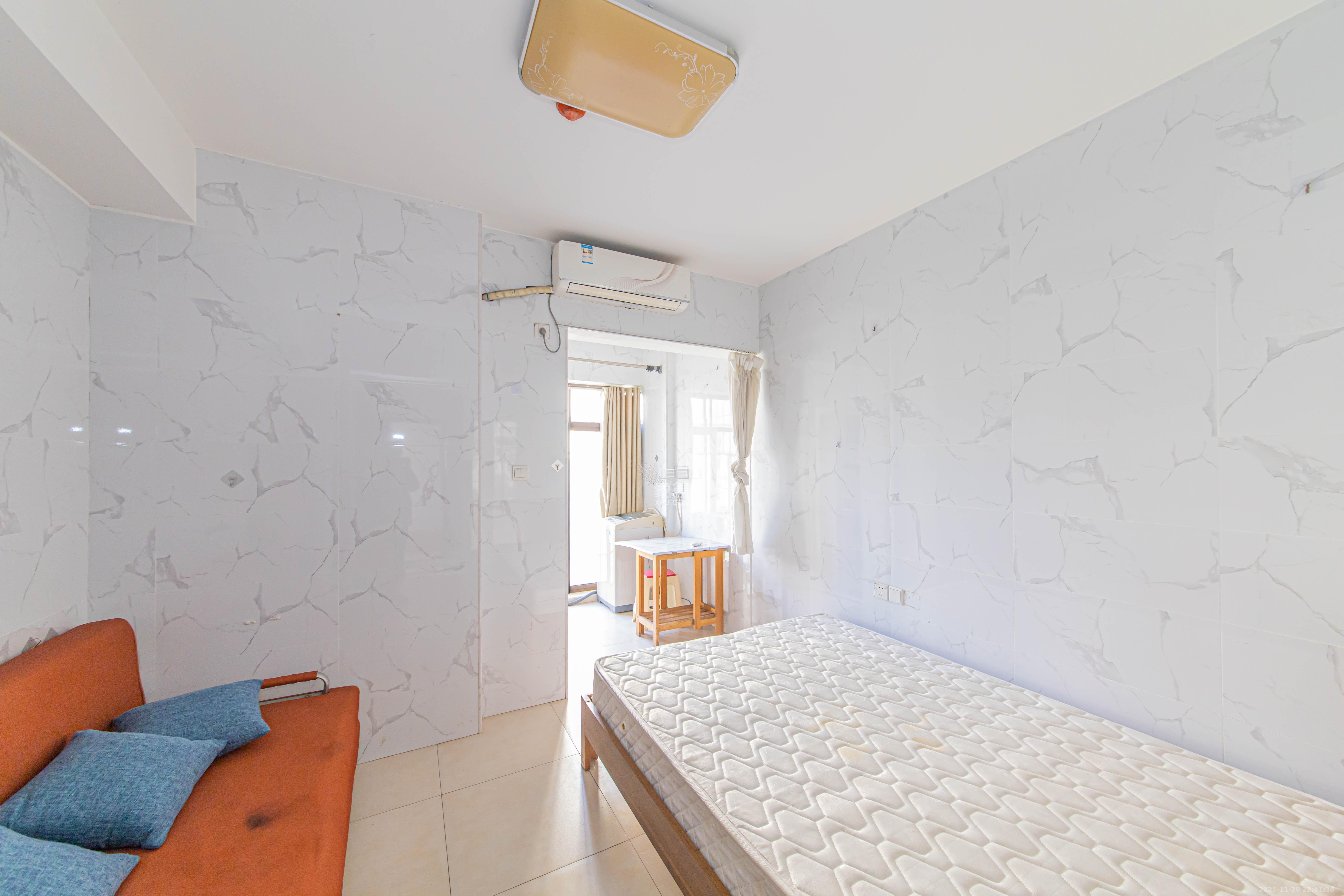 金房奥斯卡 1室1厅1卫 22.0万 金房奥斯卡 1室1厅1卫 22.0万客厅