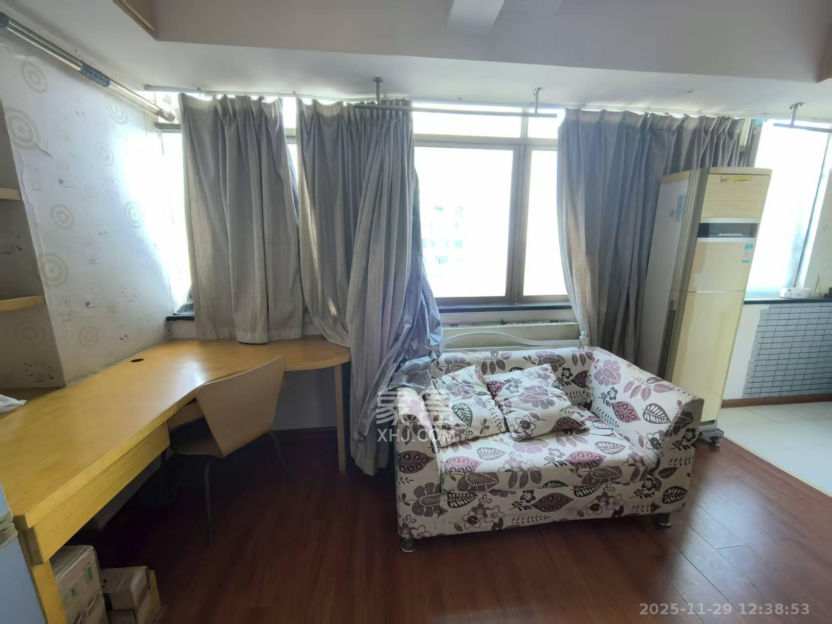 香颂国际  1室1厅1卫    1200.0元/月室内图