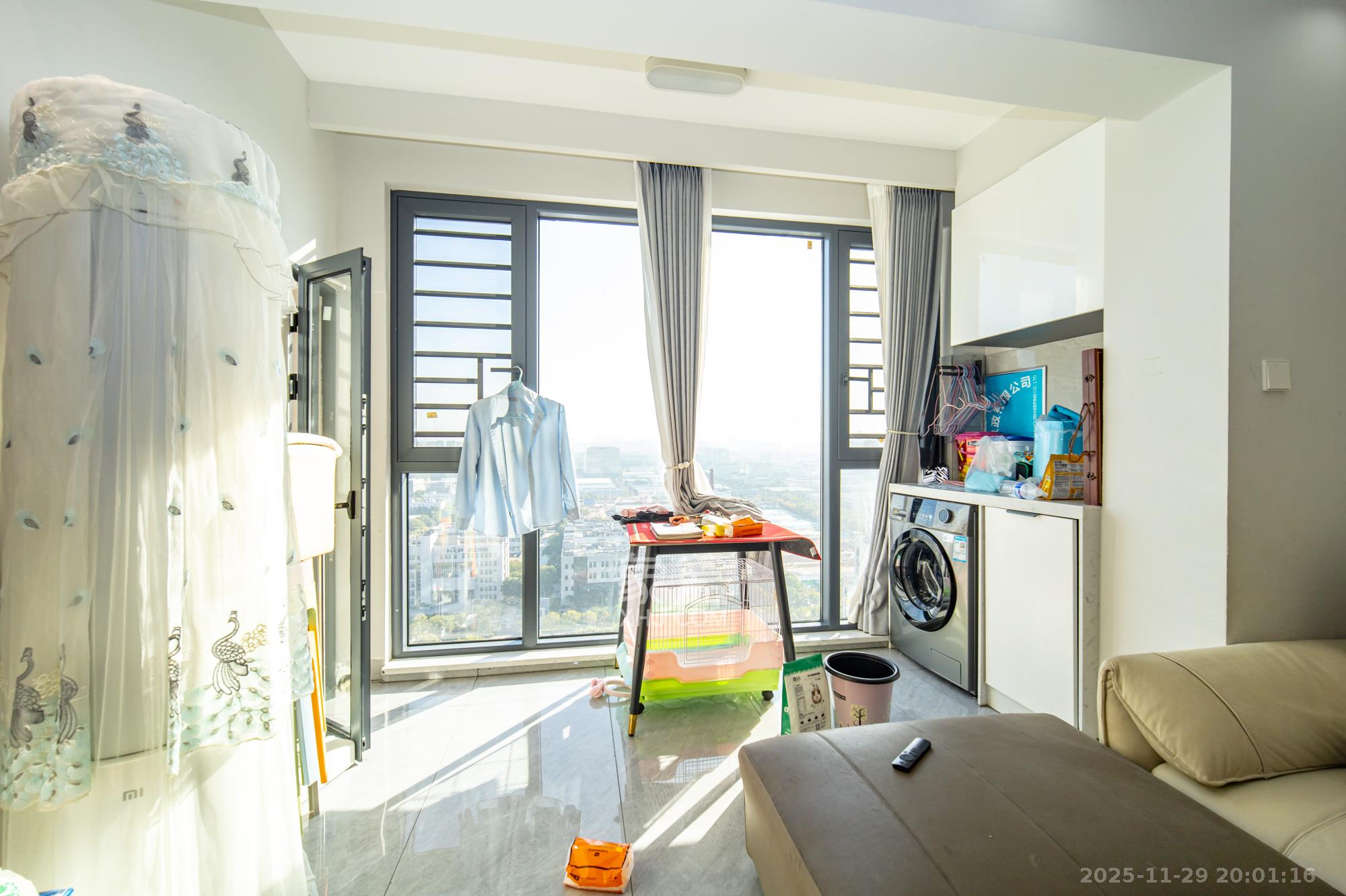 新长海广场 3室2厅1卫 69.8万 新长海广场 3室2厅1卫 69.8万阳台