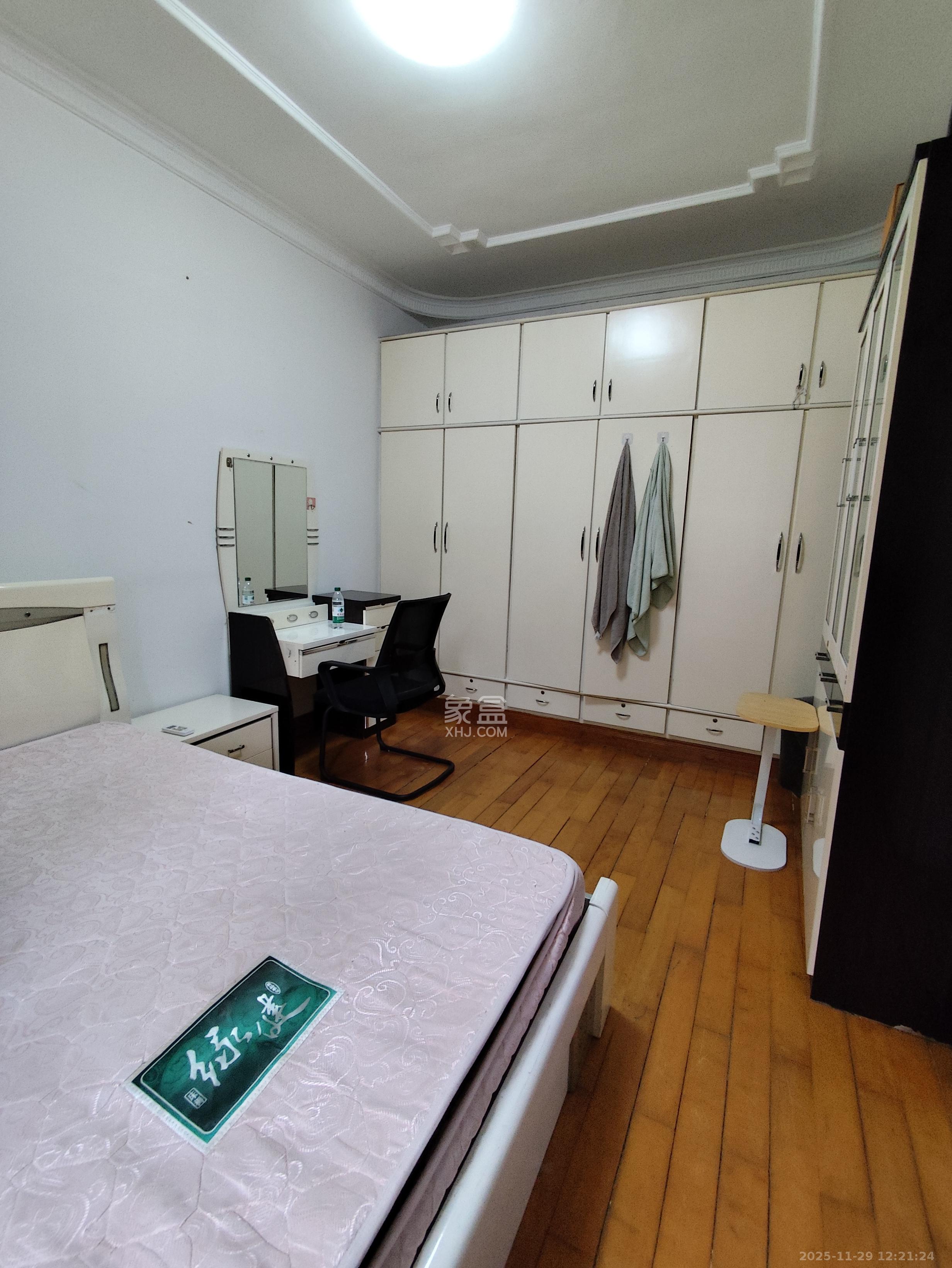 五一东村 1室1厅1卫 1400.0元/月 五一东村 1室1厅1卫 1400.0元/月室内图