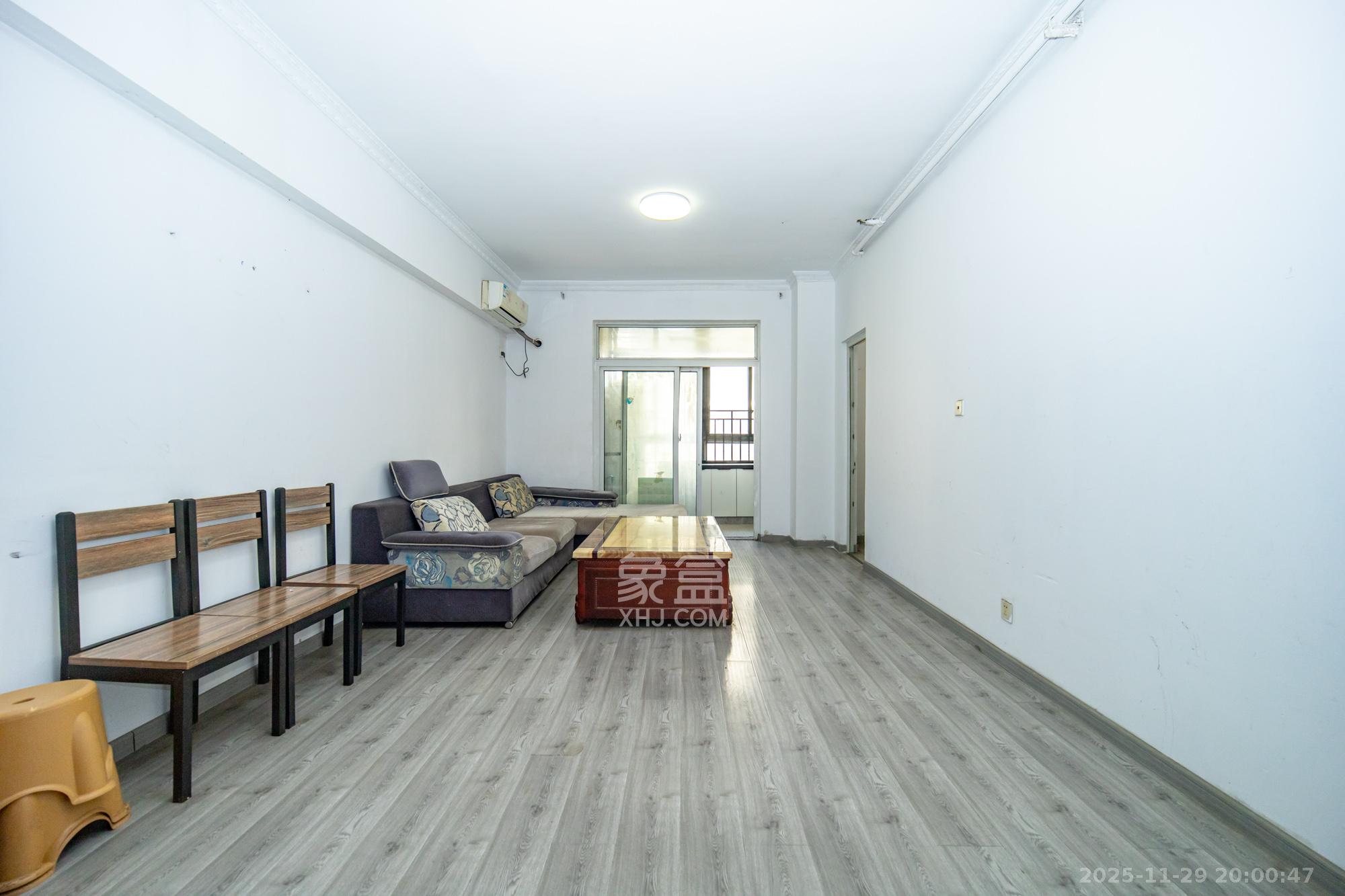 尚都花园城 2室1厅1卫 26.0万 尚都花园城 2室1厅1卫 26.0万客厅