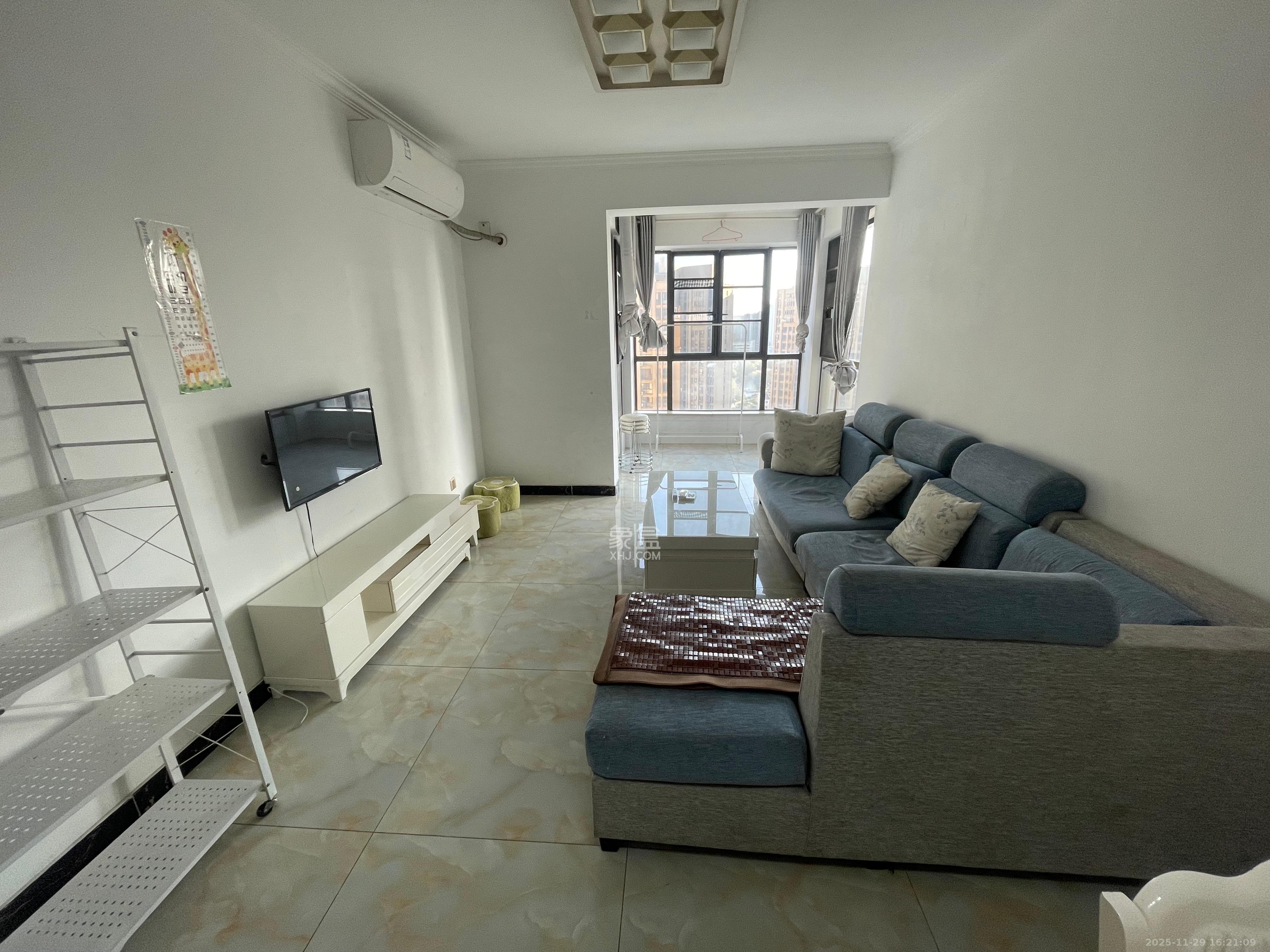 欧莱雅郡  3室1厅1卫    1850.0元/月