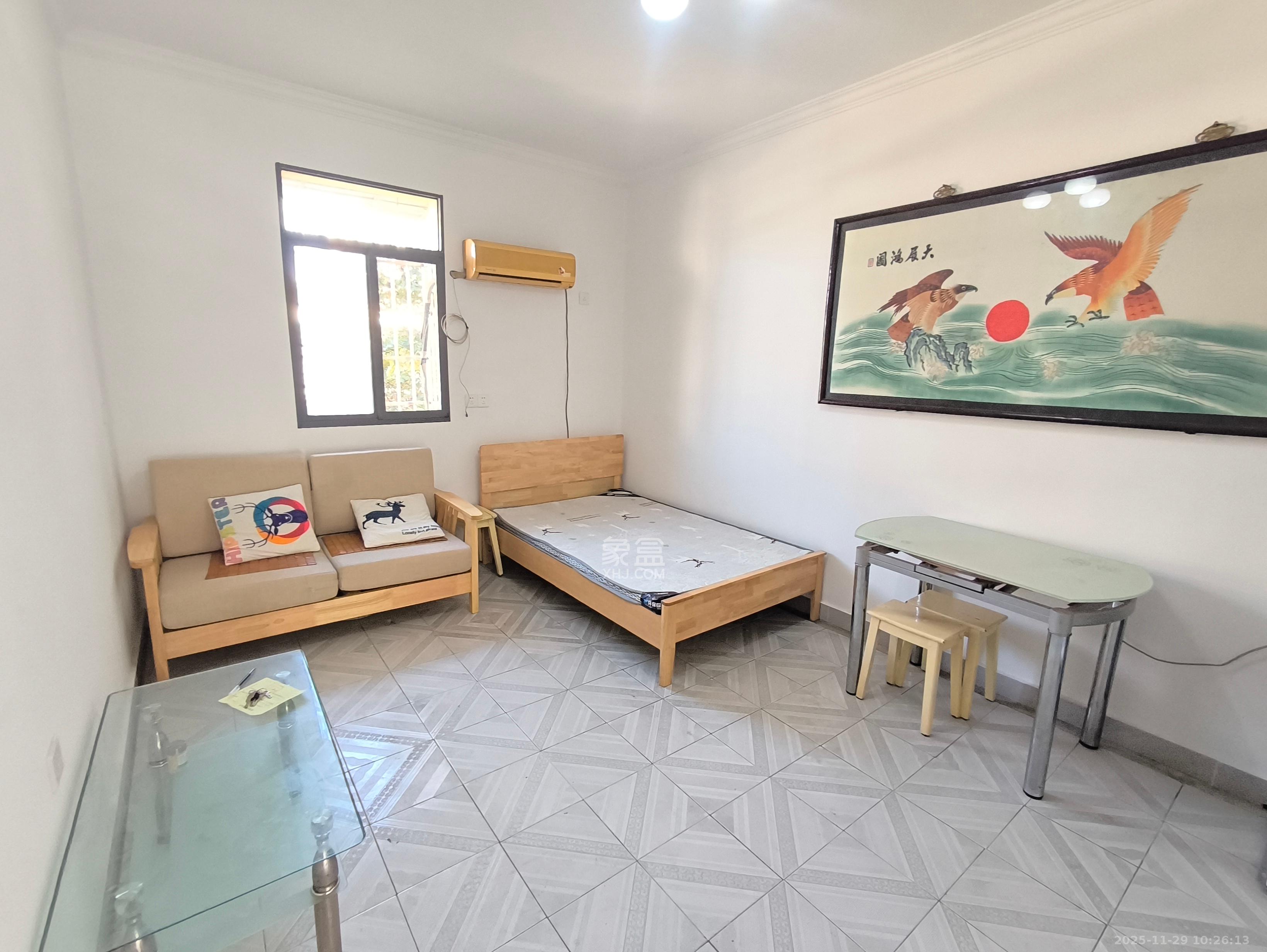 上碧湘街散盘  1室1厅1卫    1500.0元/月