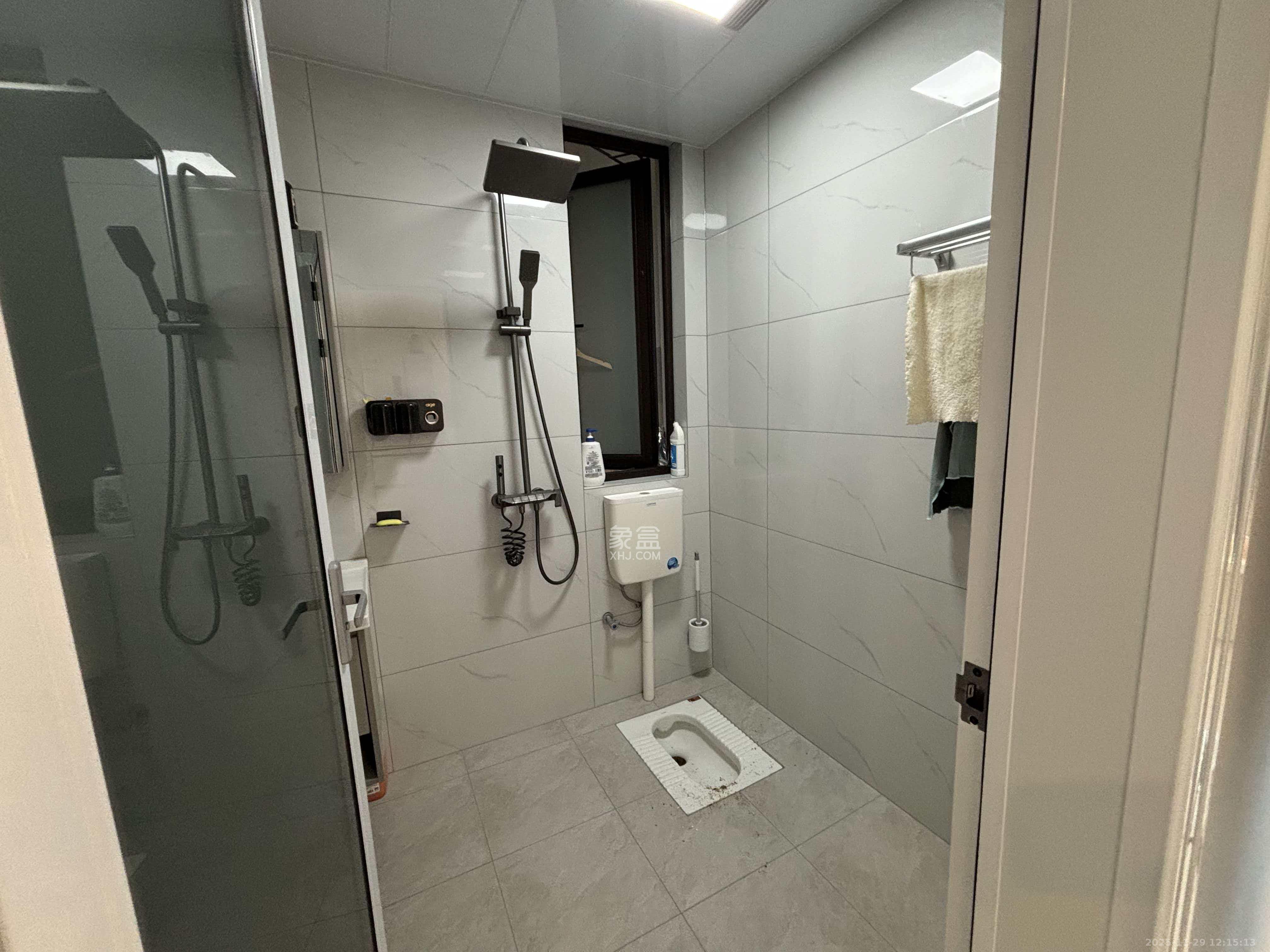 蓝光雍锦半岛   65.41㎡      1900.0元/月室内图