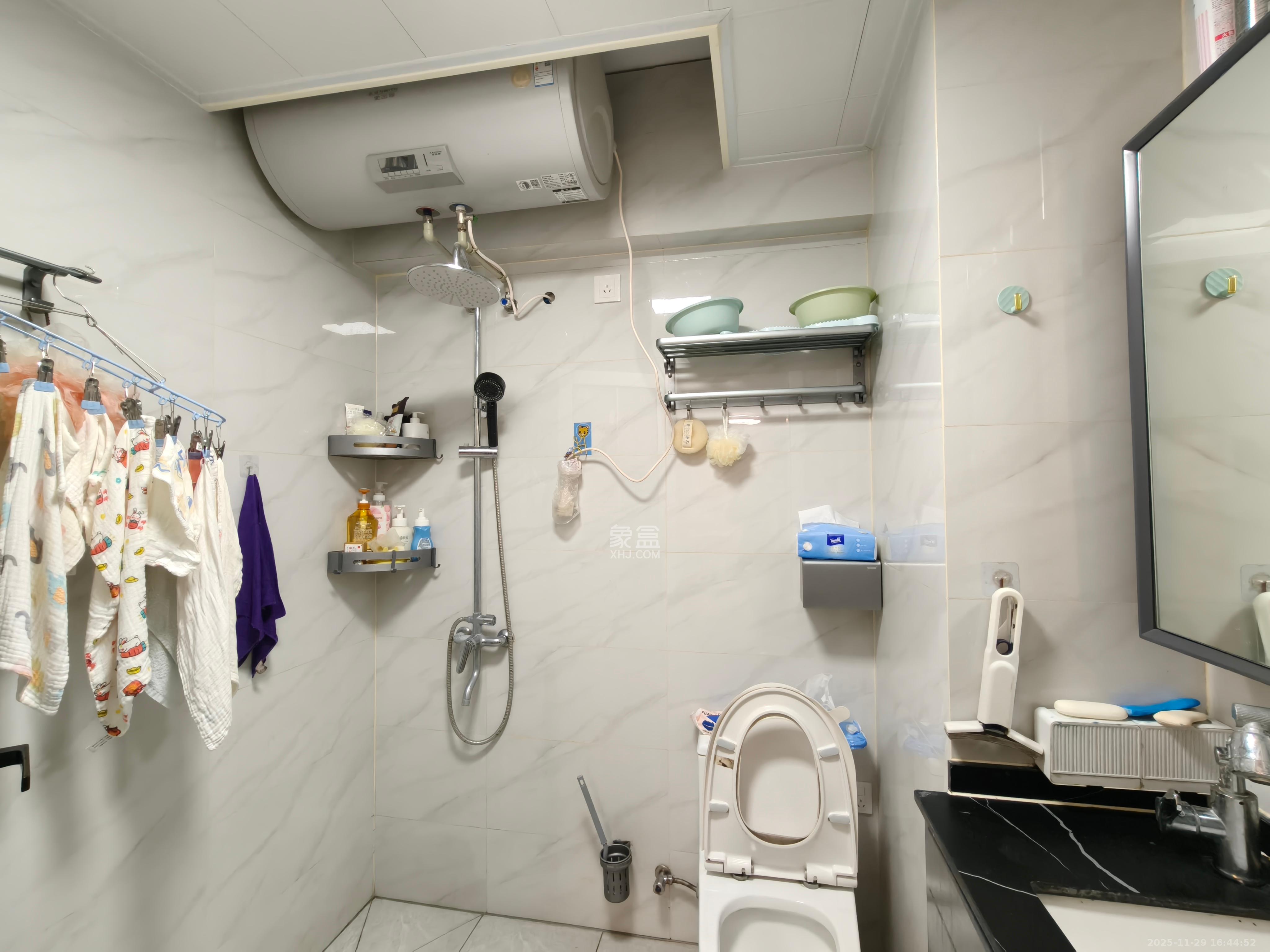 新国际（森和大厦）  2室1厅1卫    3800.0元/月室内图