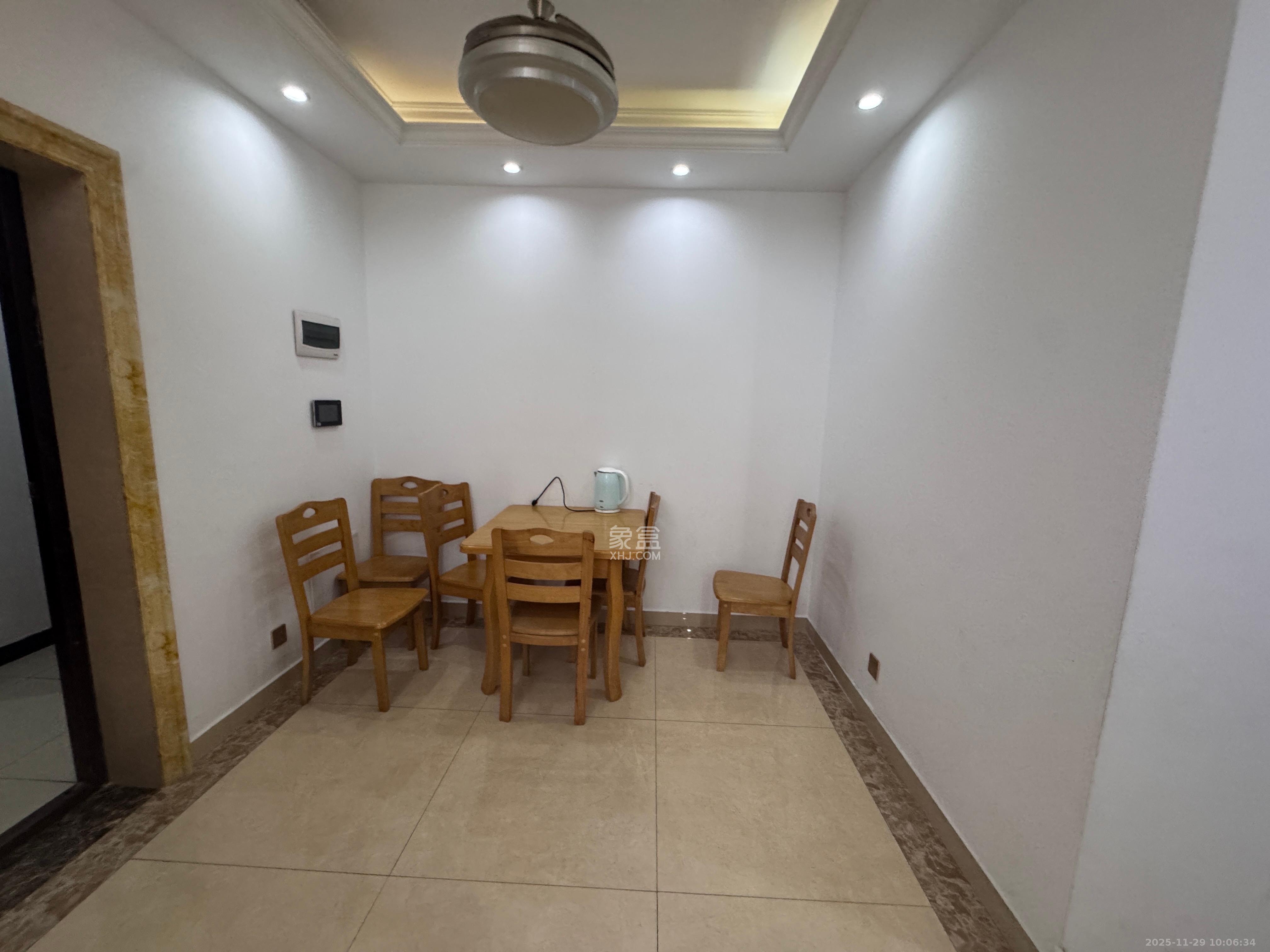 楚天世纪城西苑  3室2厅2卫    2100.0元/月室内图