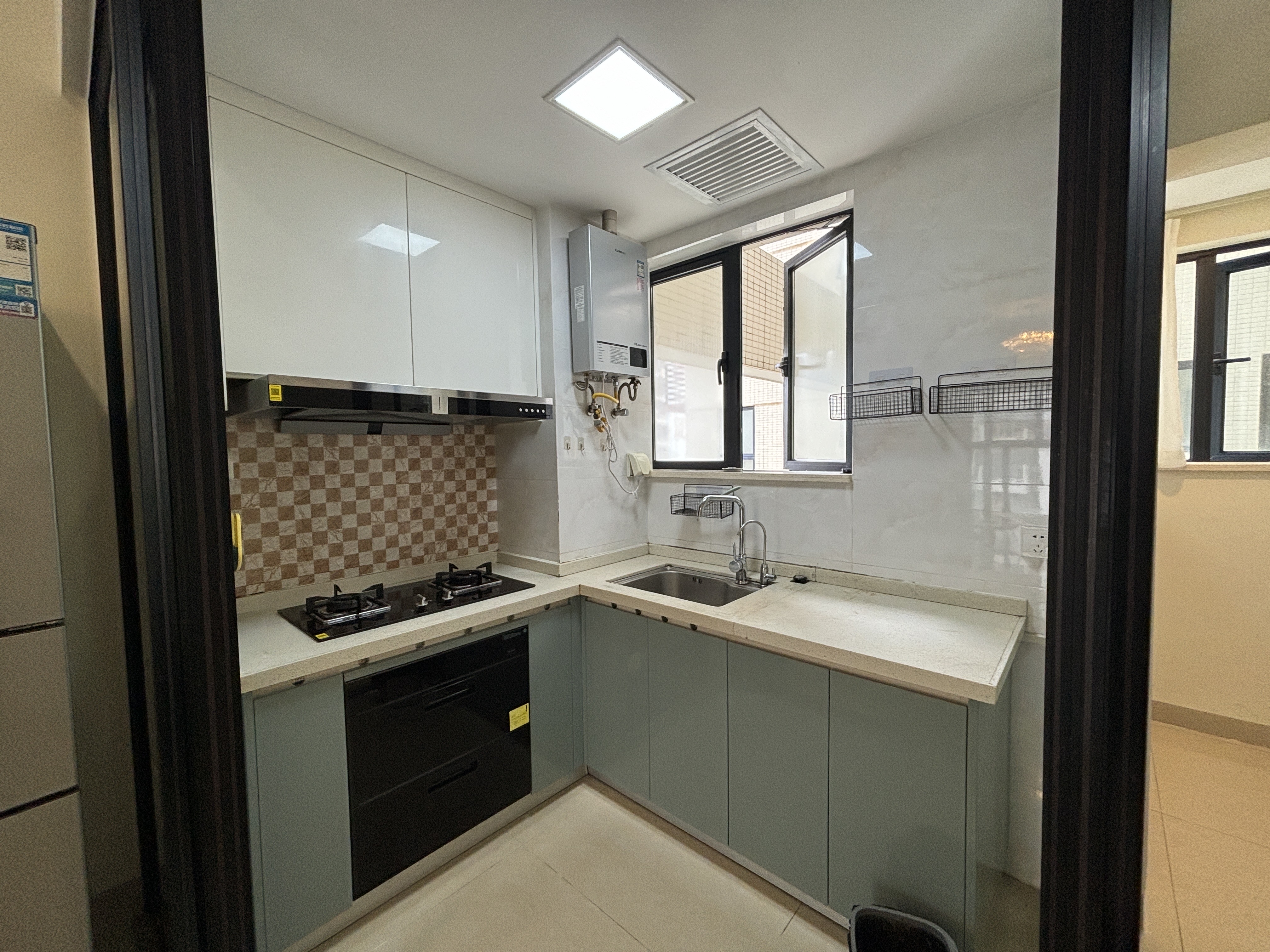 龙昆悦城  2室2厅1卫    2800.0元/月室内图