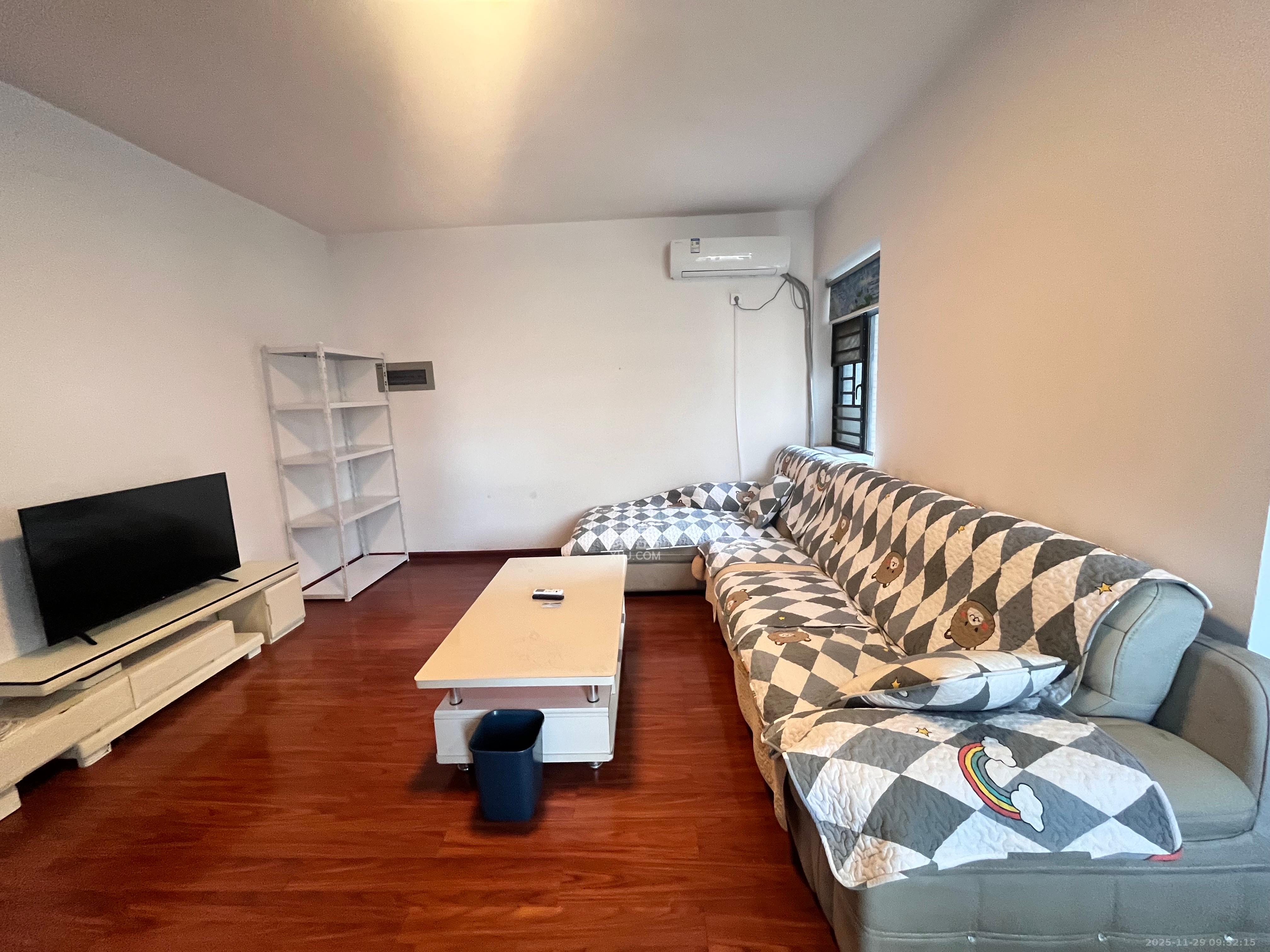 茶山馨苑  2室2厅1卫    2100.0元/月