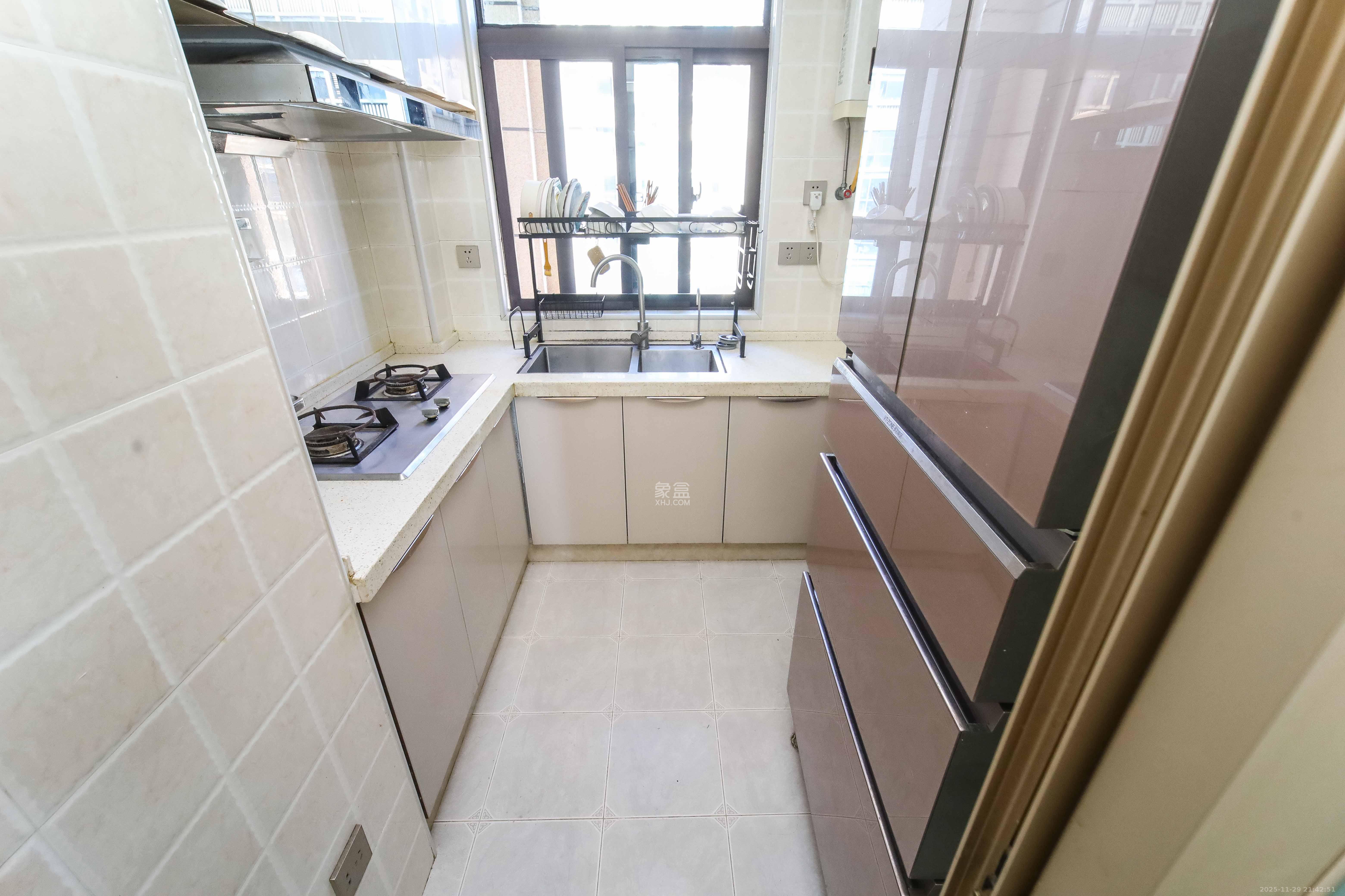 天下一家 1室2厅1卫 98.0万 天下一家 1室2厅1卫 98.0万厨房