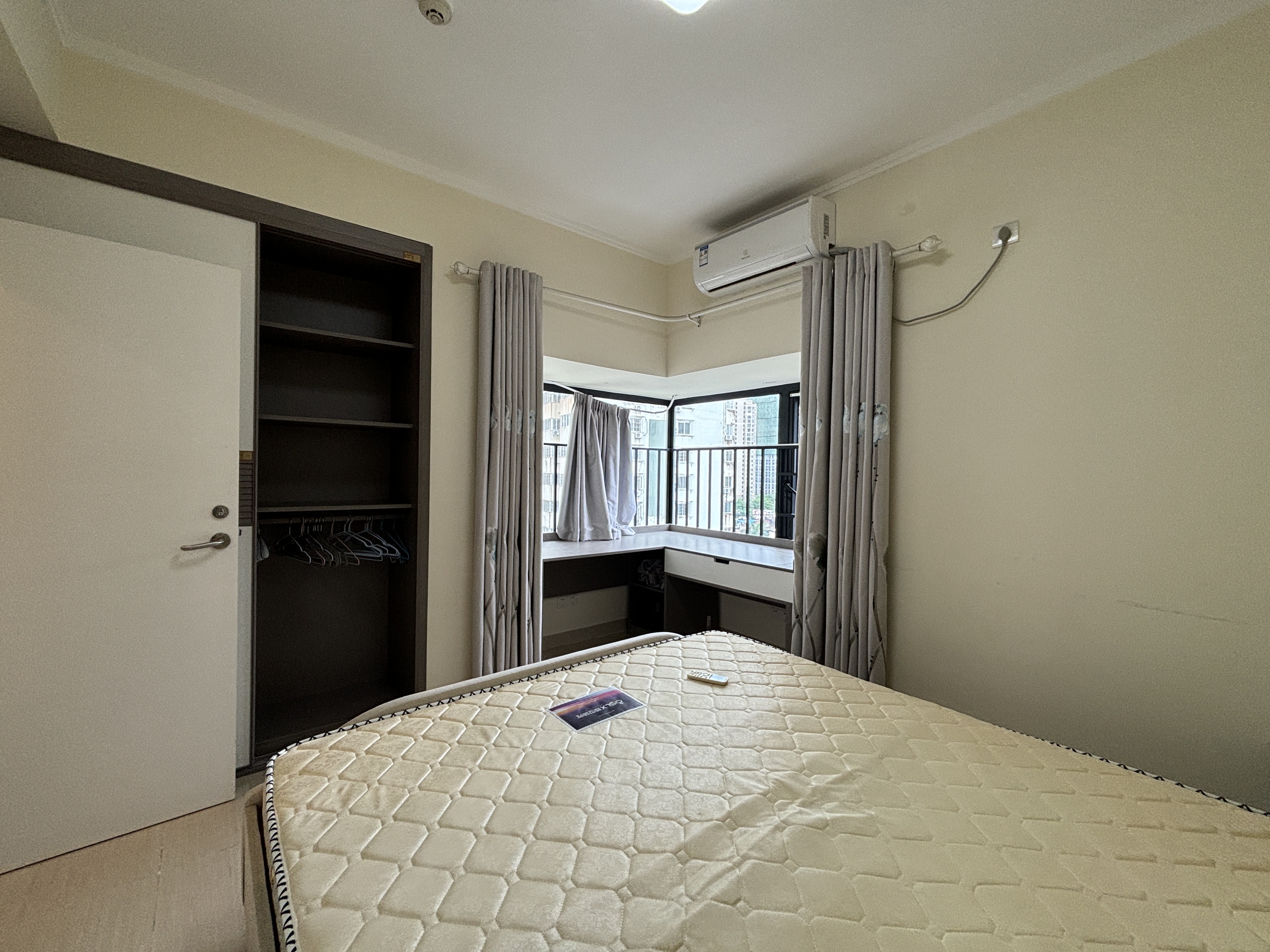 龙昆悦城  2室2厅1卫    2800.0元/月室内图