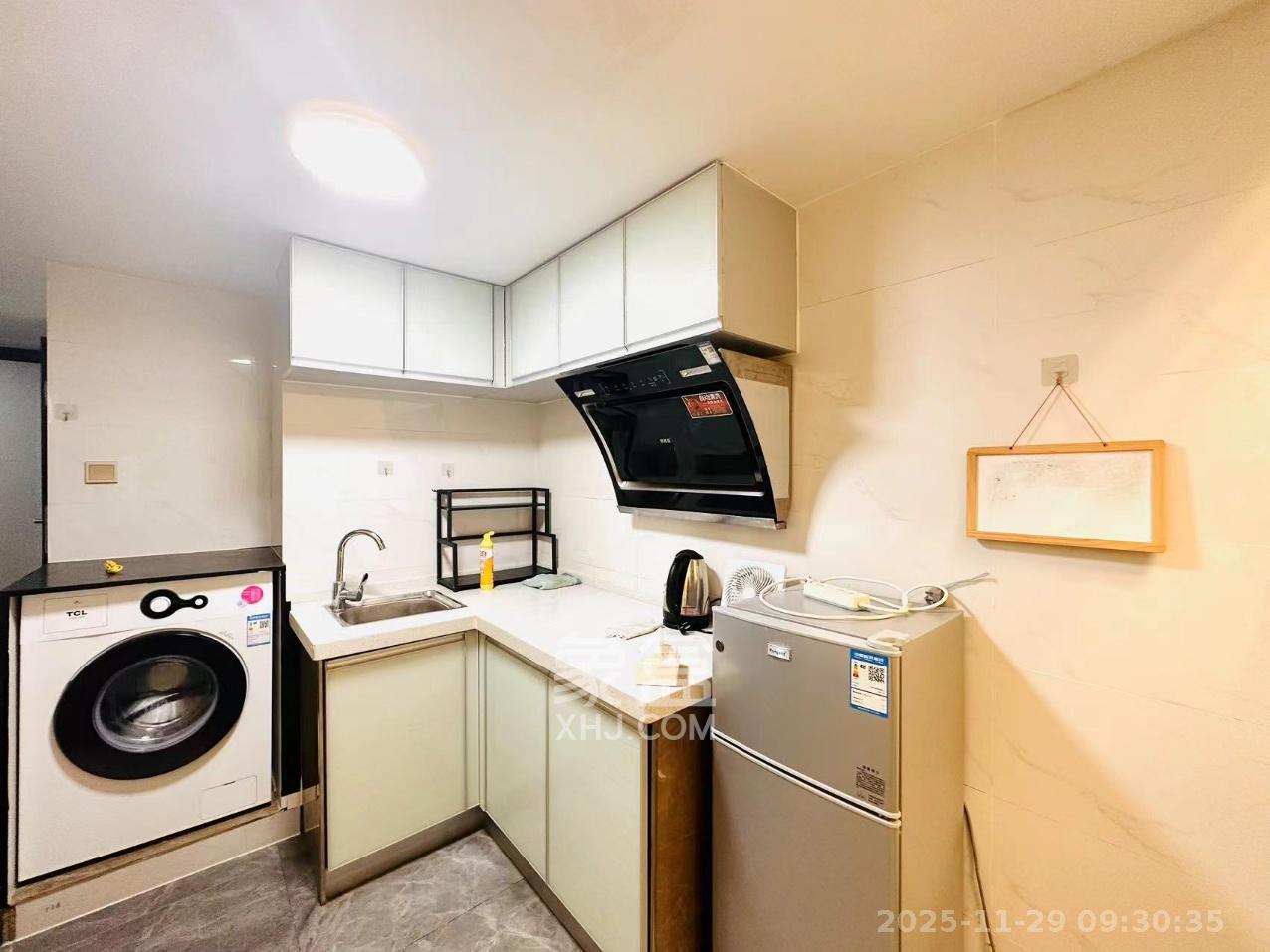 裕天国际商汇中心 1室1厅1卫 1250.0元/月 裕天国际商汇中心 1室1厅1卫 1250.0元/月室内图