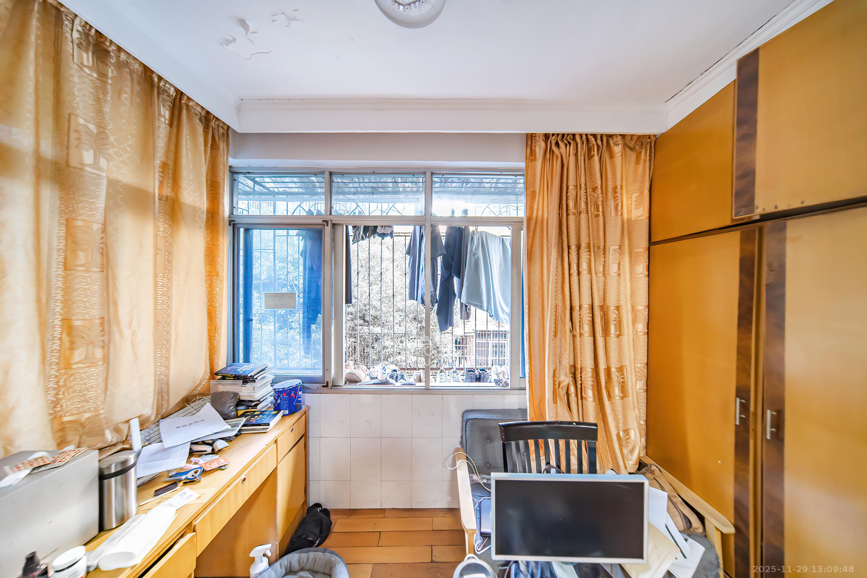 上麻园岭散盘 3室2厅1卫 63.8万 上麻园岭散盘 3室2厅1卫 63.8万阳台