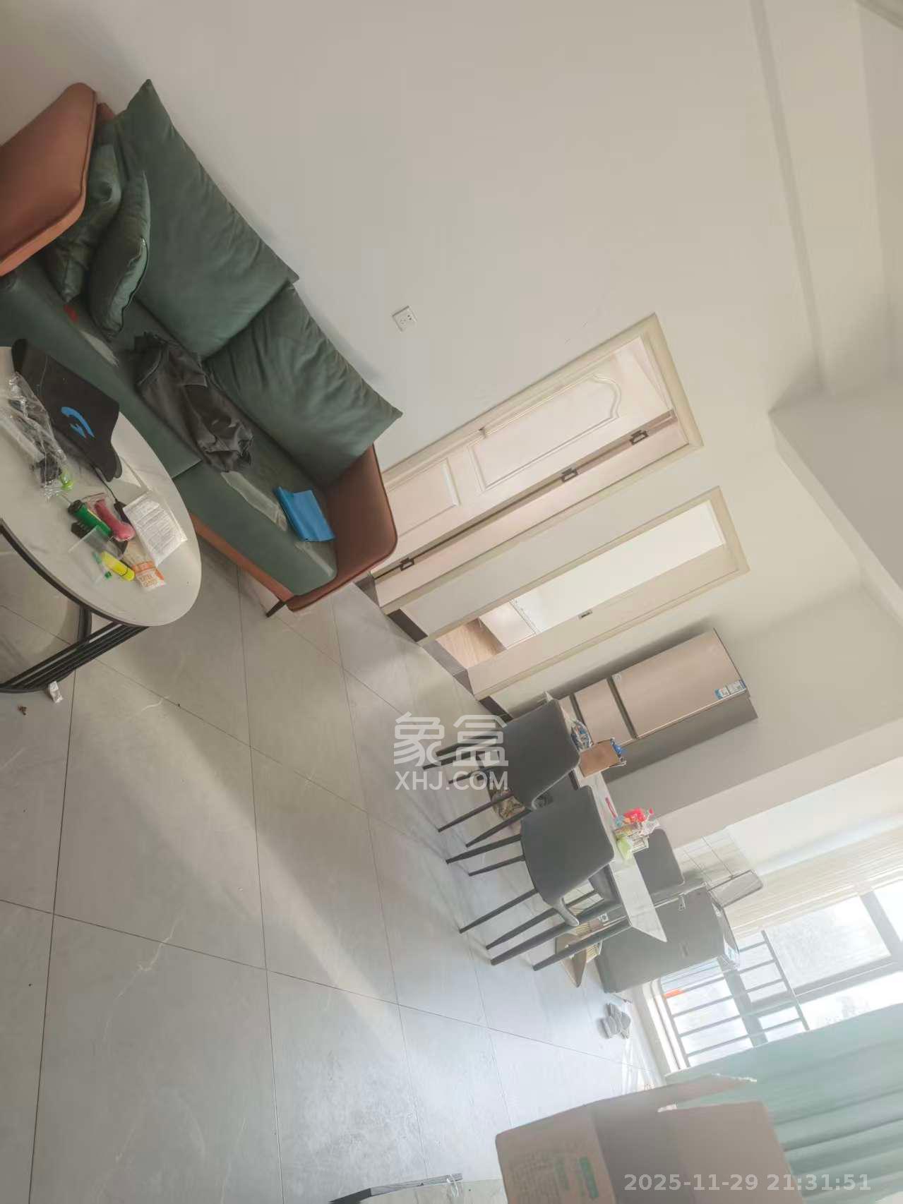 江南华府  2室2厅1卫    1800.0元/月