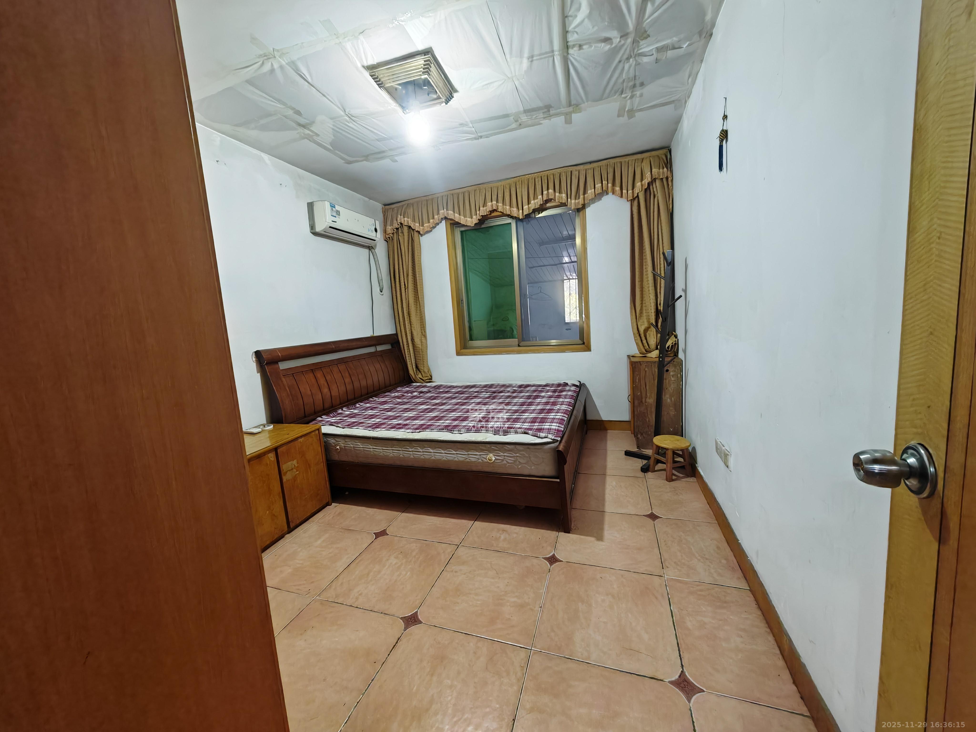 红旗区四片 2室1厅1卫 1600.0元/月 红旗区四片 2室1厅1卫 1600.0元/月室内图