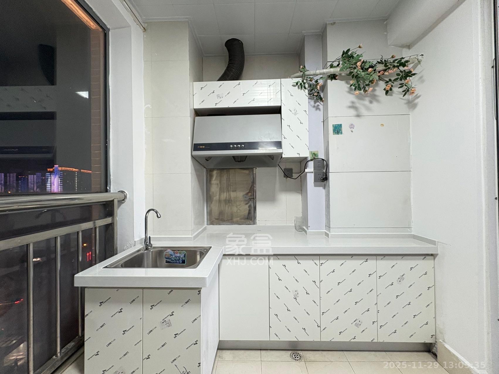 上城金都 1室1厅1卫 2200.0元/月 上城金都 1室1厅1卫 2200.0元/月室内图