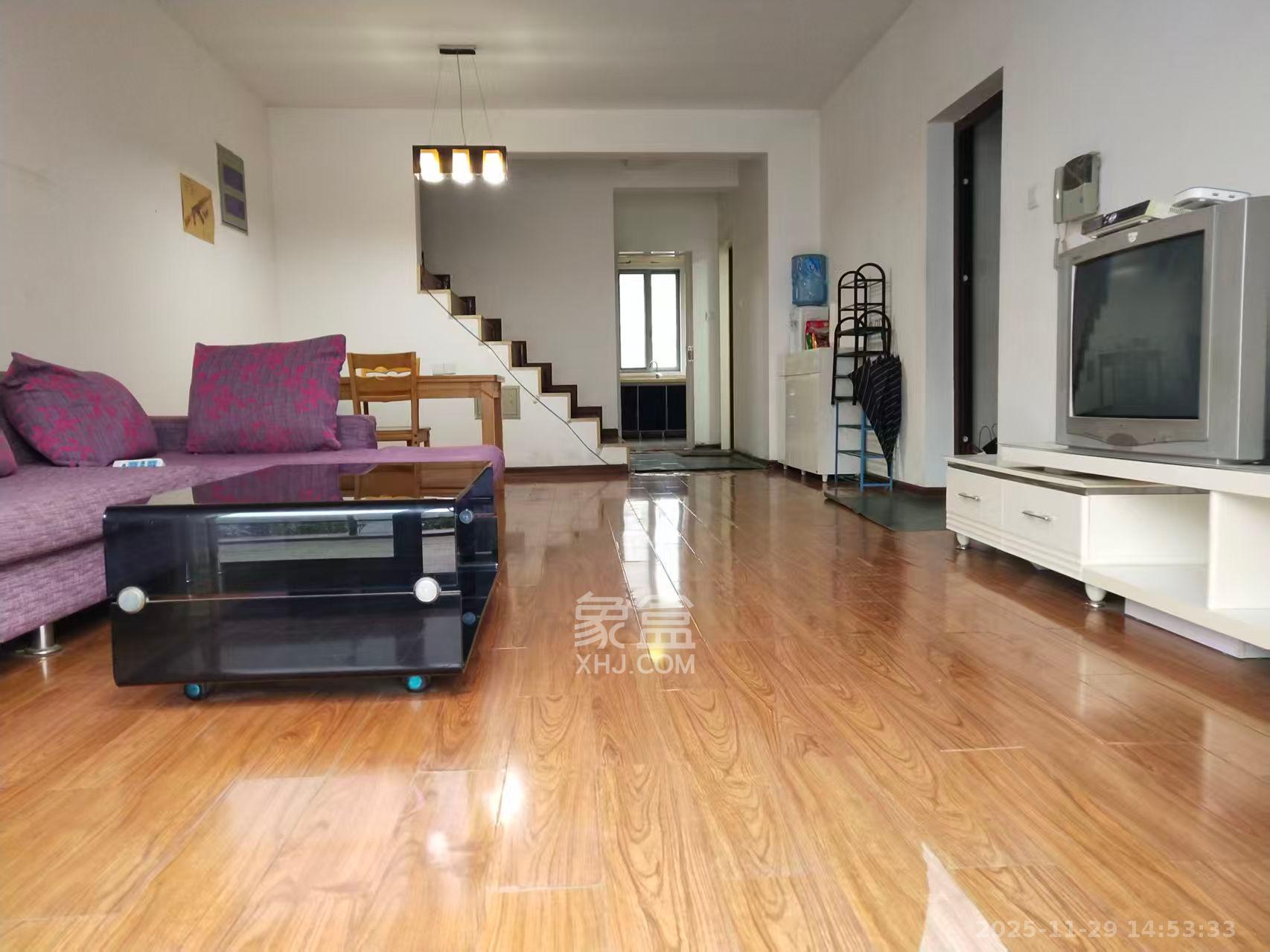 阳光100二期  3室2厅2卫    3000.0元/月室内图