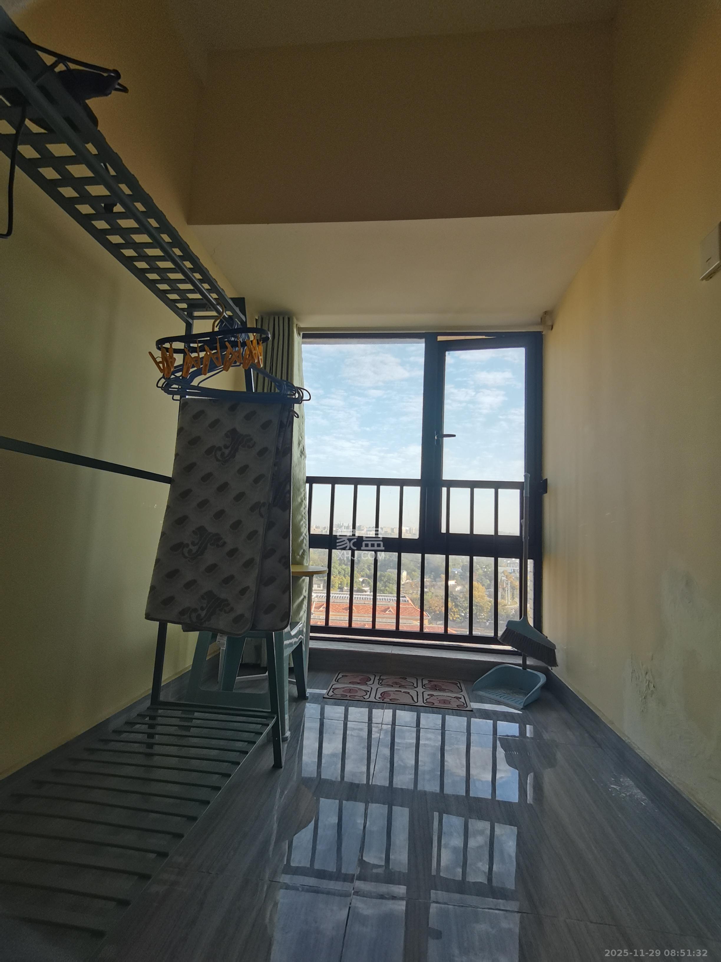 中建芙蓉嘉苑 1室1厅1卫 1350.0元/月 中建芙蓉嘉苑 1室1厅1卫 1350.0元/月室内图