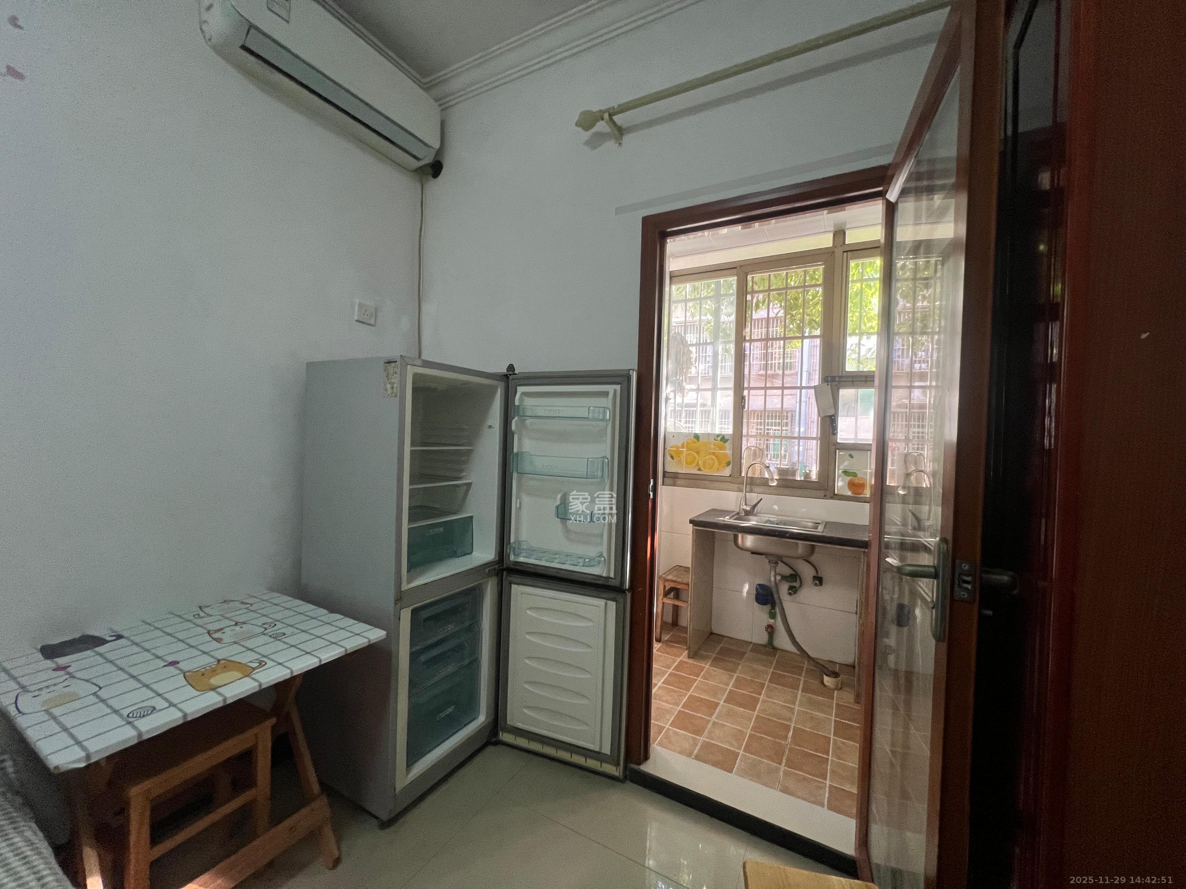 润泽园  1室0厅0卫    900.0元/月室内图