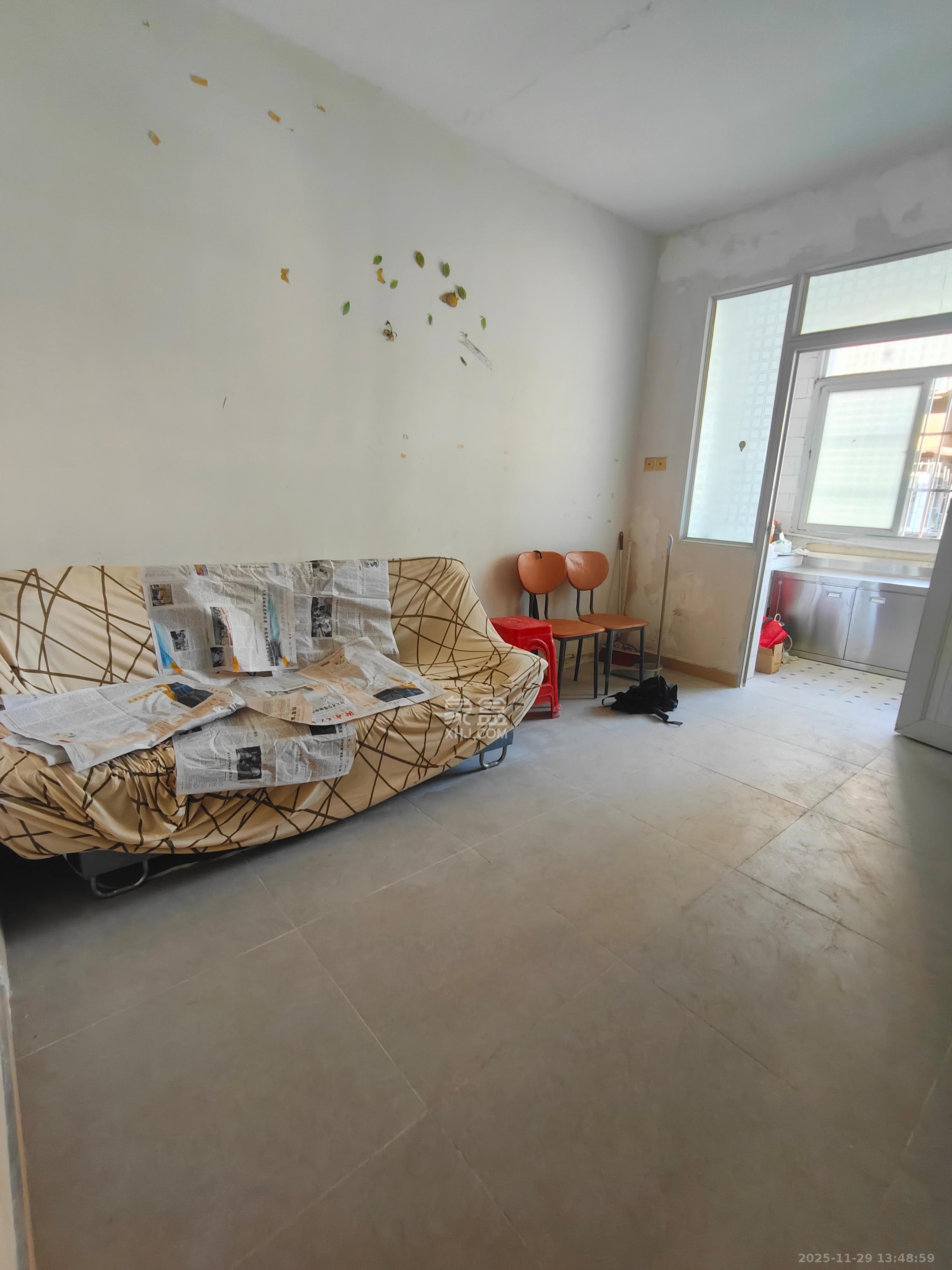 湖南省轻工业品进出口公司宿舍/外贸宿舍  1室1厅1卫    1700.0元/月