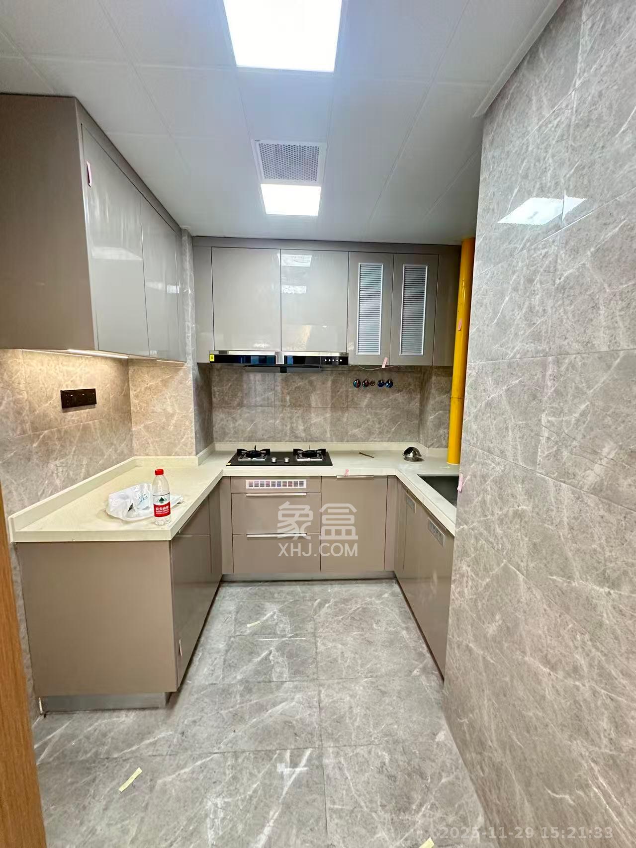 旭辉雨花郡 3室2厅2卫 3800.0元/月 旭辉雨花郡 3室2厅2卫 3800.0元/月室内图