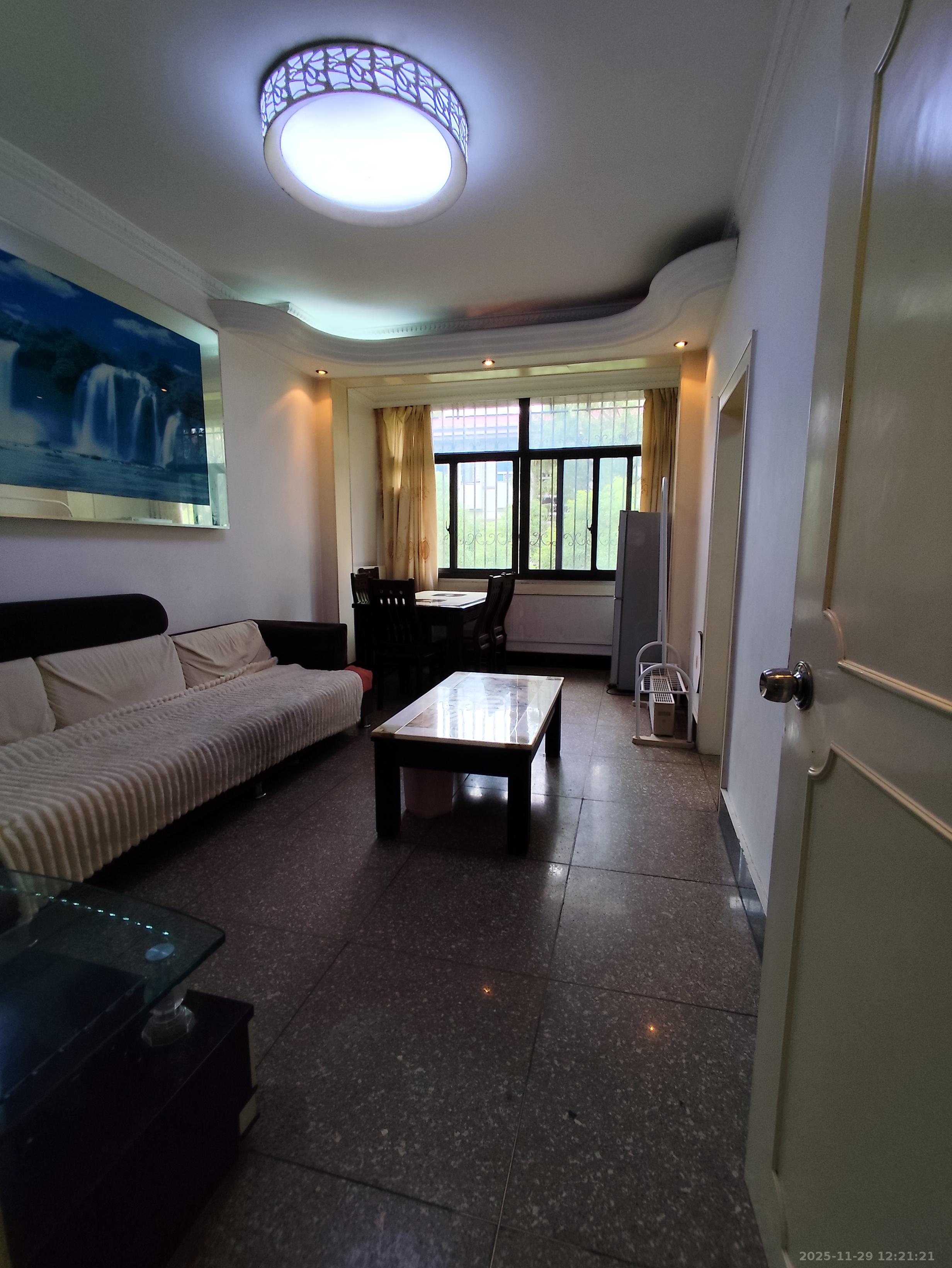 五一东村 1室1厅1卫 1400.0元/月 五一东村 1室1厅1卫 1400.0元/月室内图