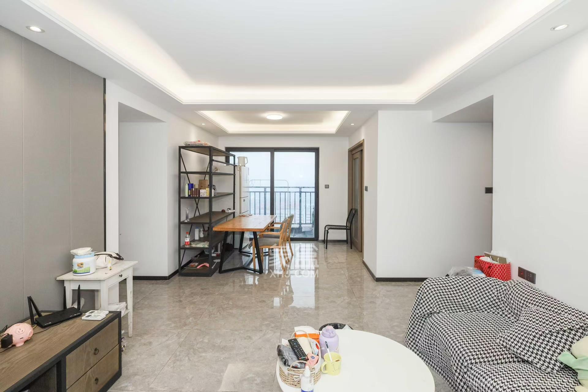 招商华发依云曦城  4室2厅2卫    2600.0元/月