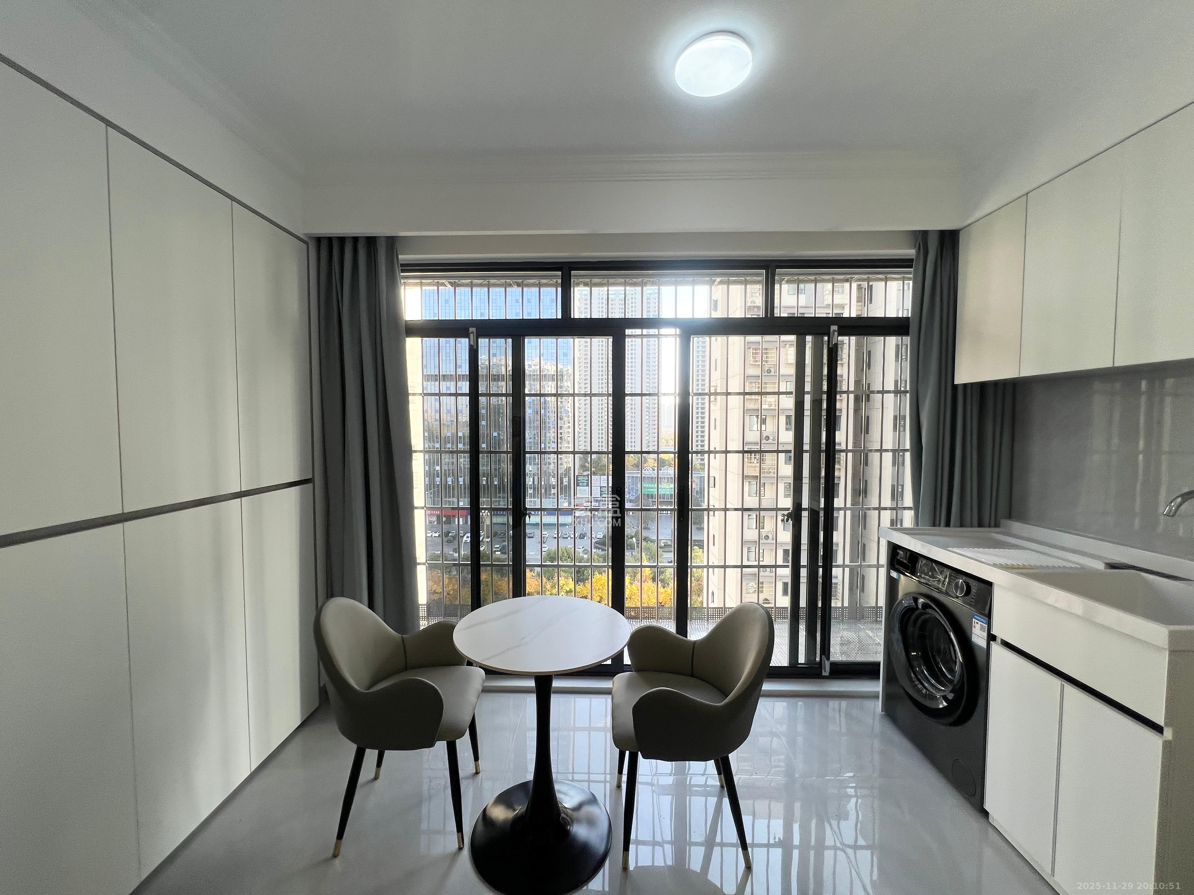 旭日嘉苑  1室1厅1卫    1800.0元/月