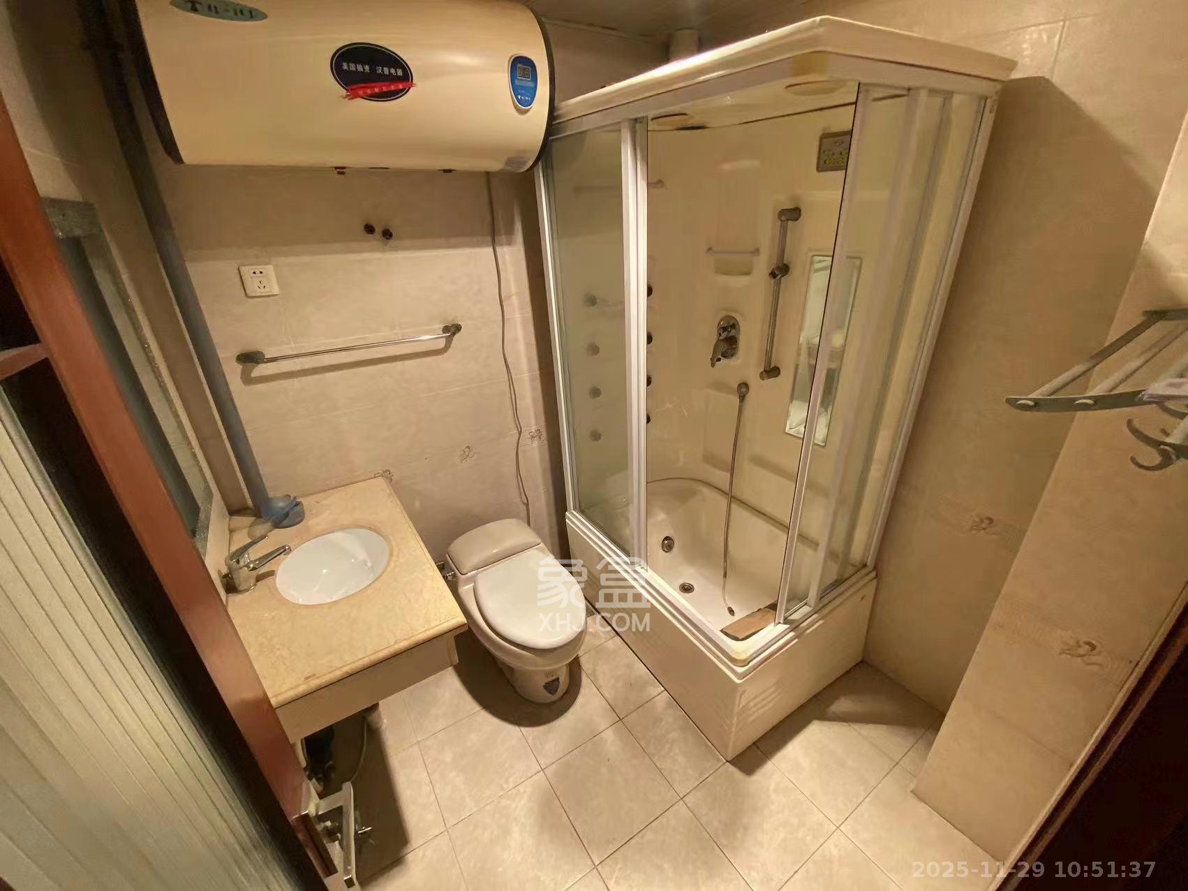 都市星光 3室2厅2卫 4200.0元/月 都市星光 3室2厅2卫 4200.0元/月室内图