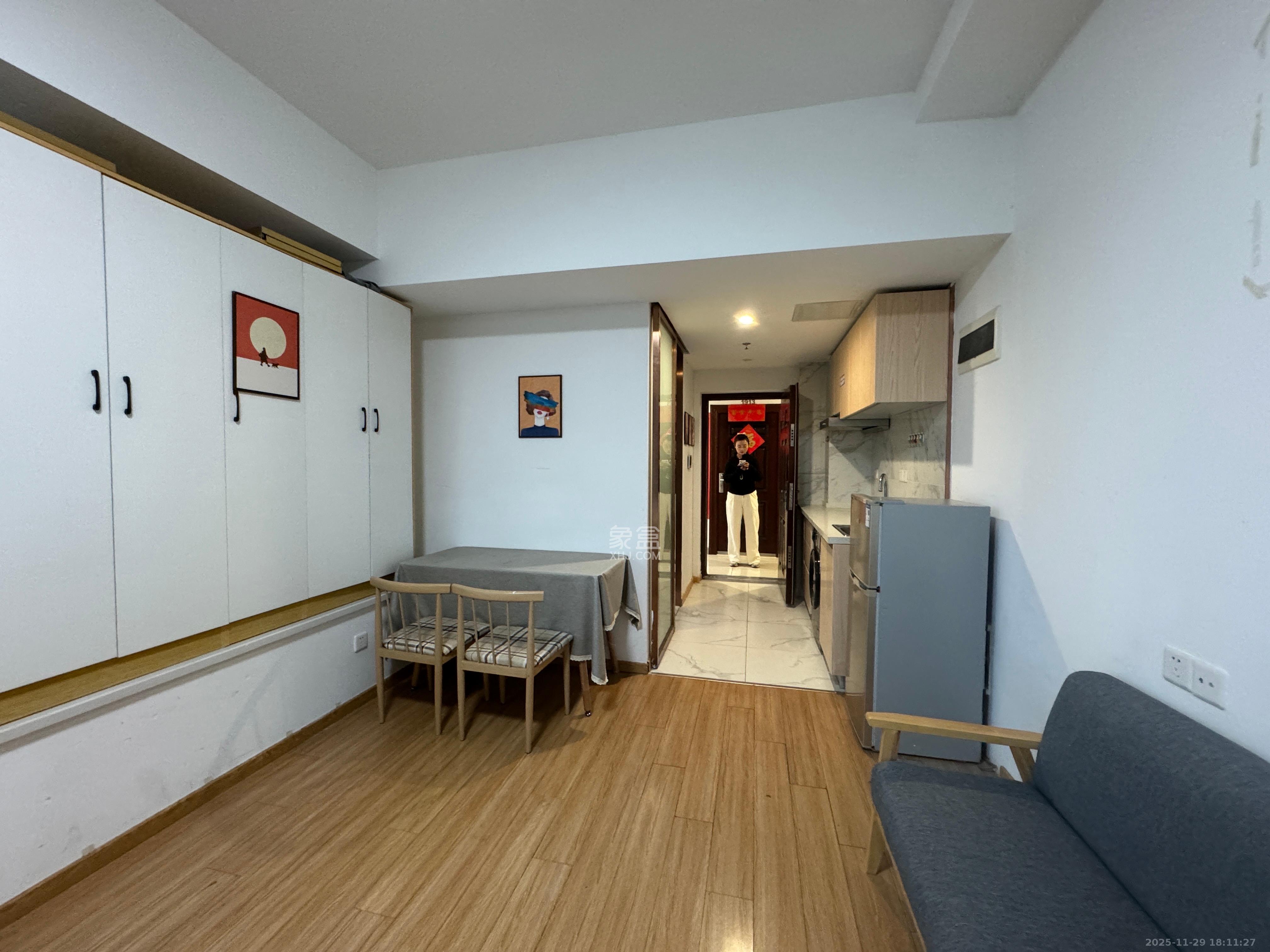 华润翡翠府  1室1厅1卫    1500.0元/月