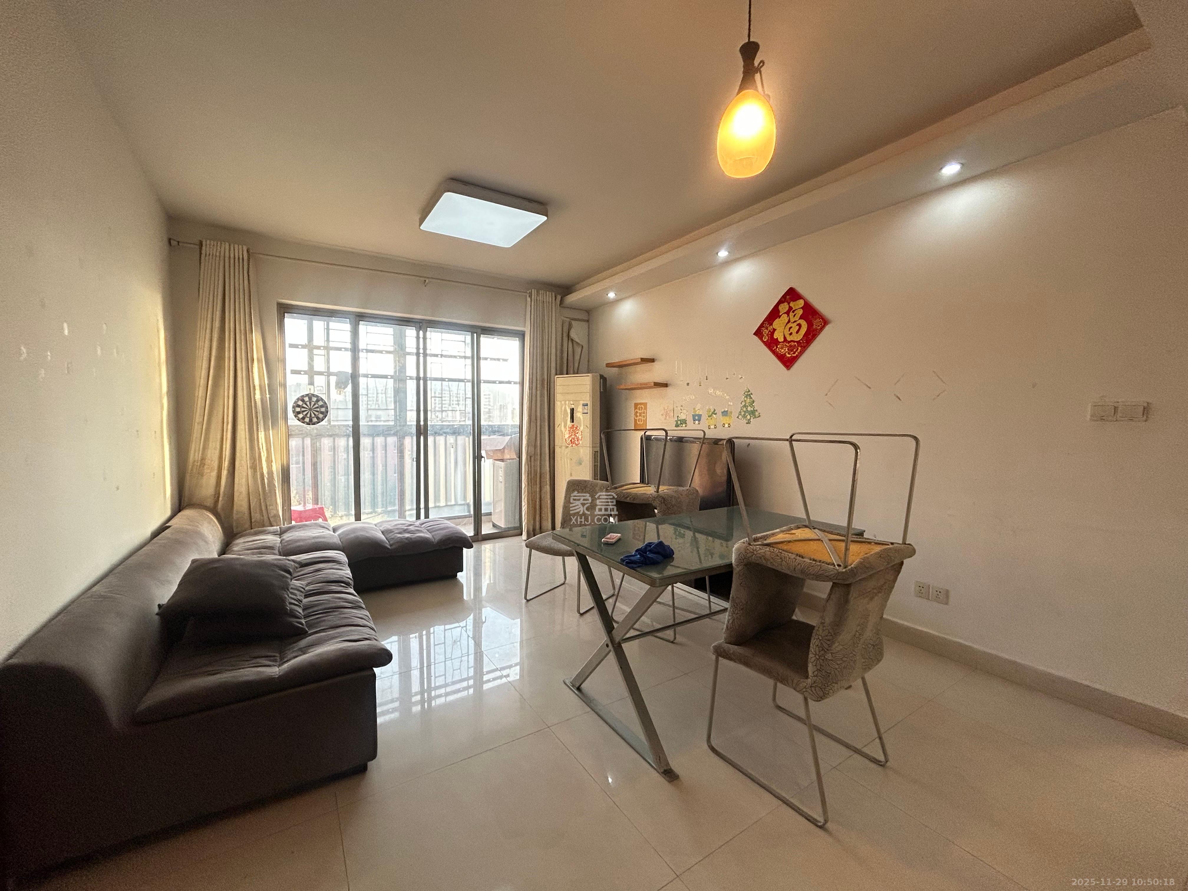 岳泰理想城  1室2厅1卫    2500.0元/月