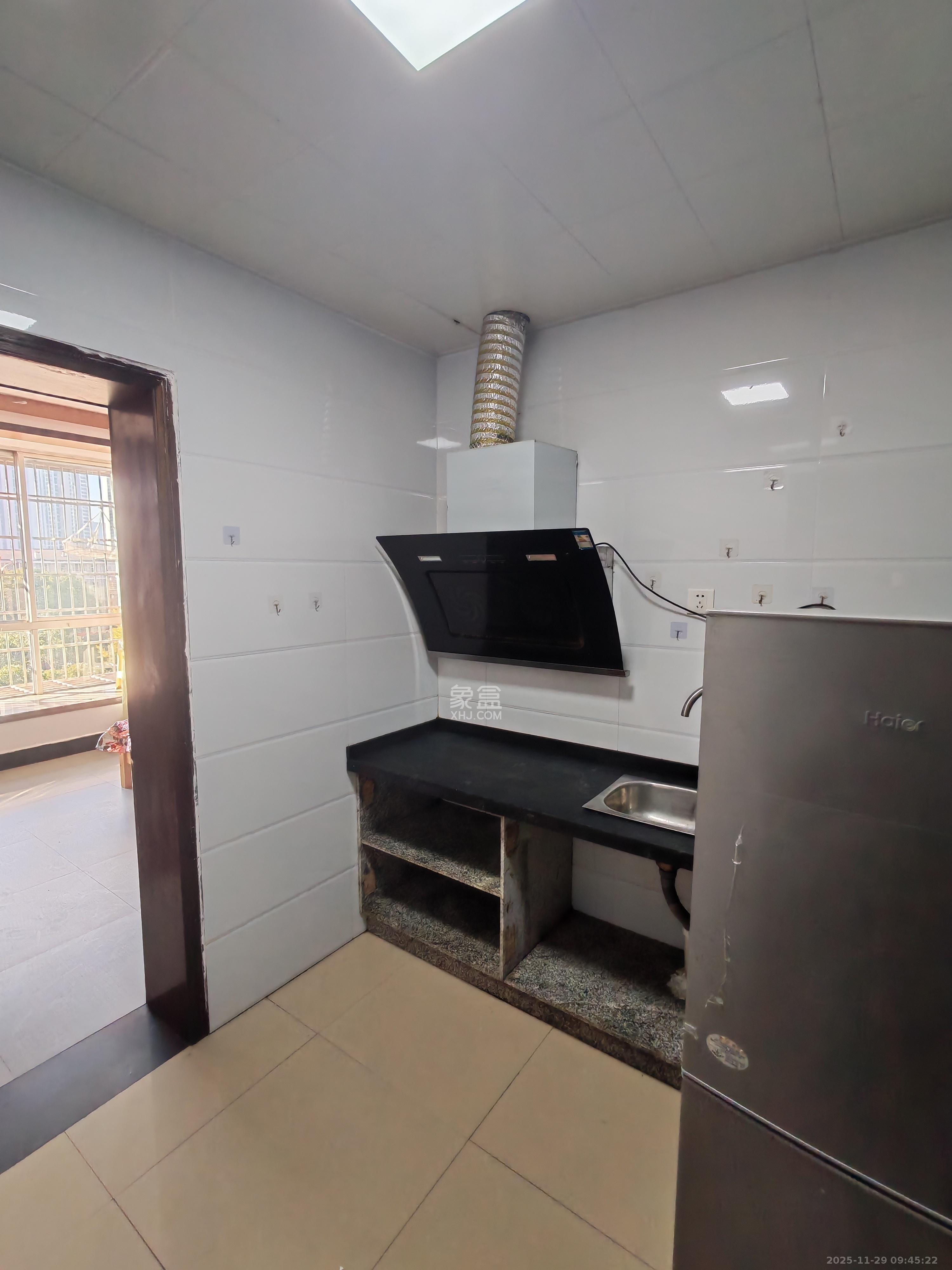 长丰小区 1室0厅1卫 1050.0元/月 长丰小区 1室0厅1卫 1050.0元/月室内图