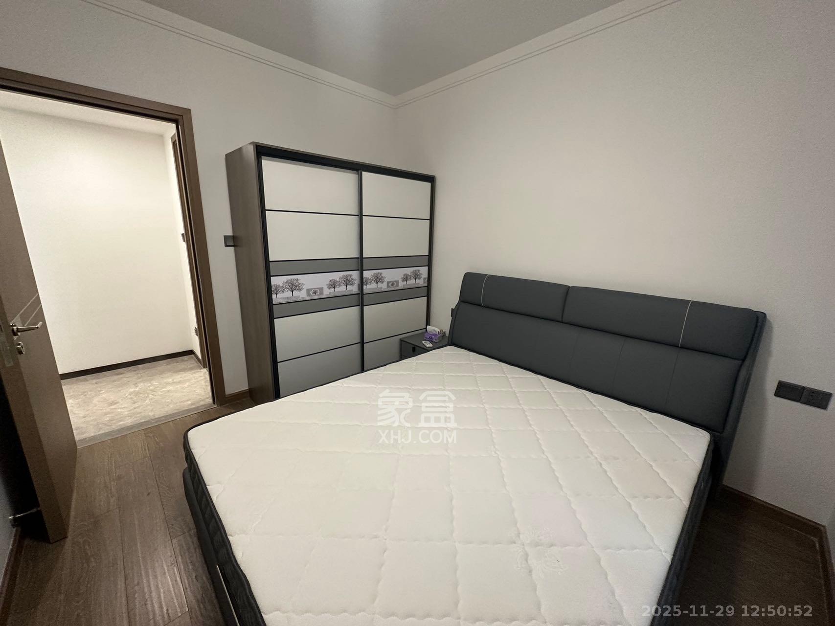 招商华发依云曦城 3室2厅2卫 2600.0元/月 招商华发依云曦城 3室2厅2卫 2600.0元/月室内图