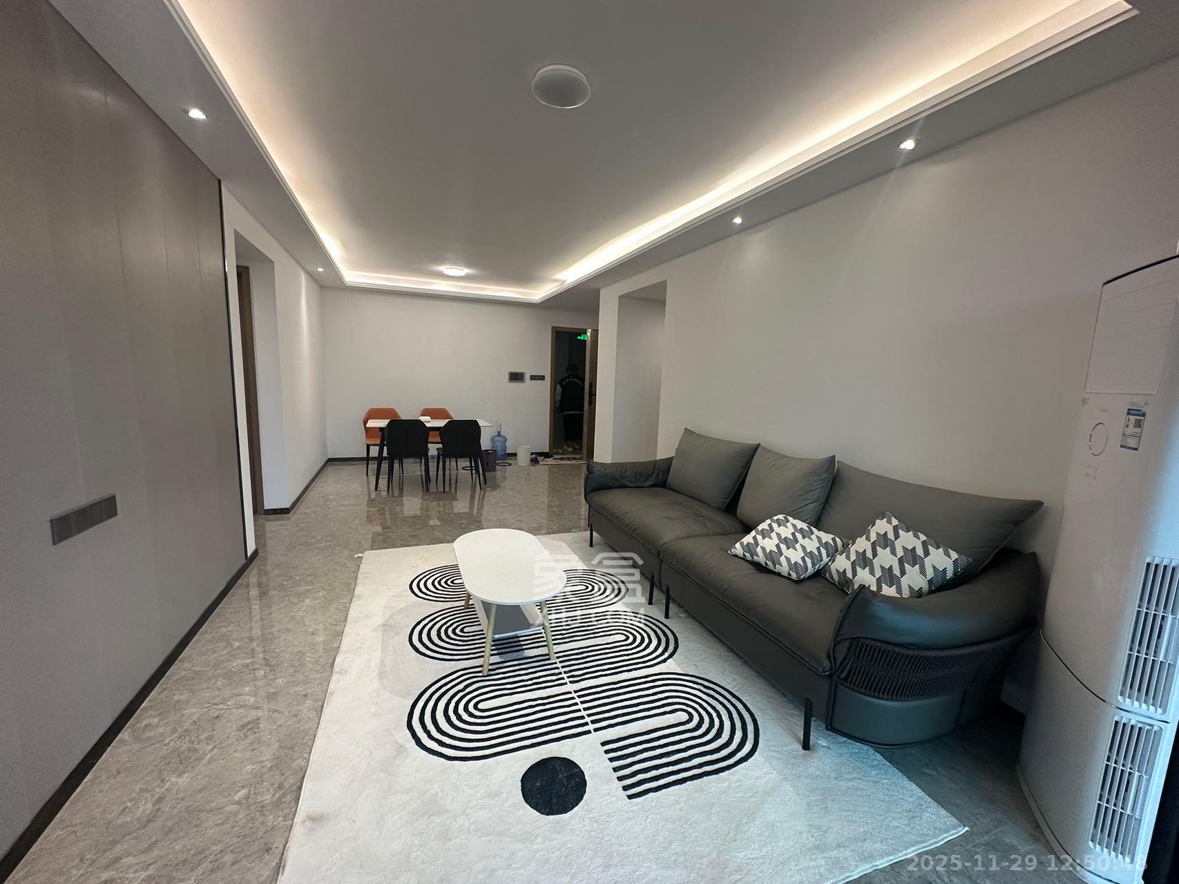 招商华发依云曦城  3室2厅2卫    2600.0元/月室内图